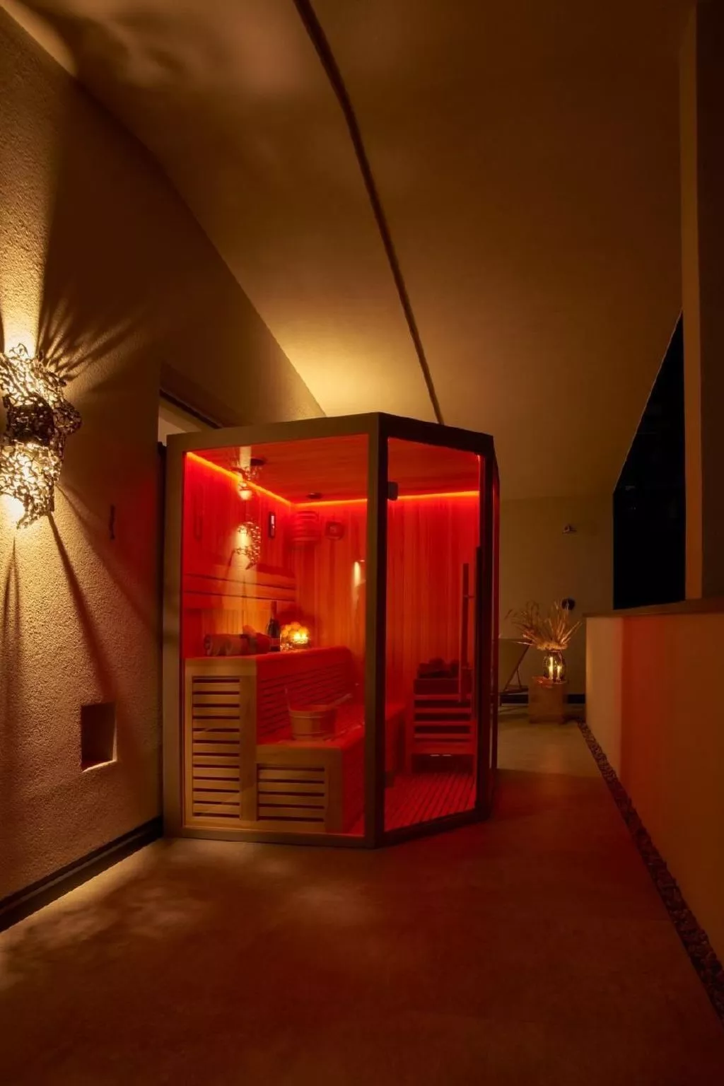 Fewo mit Wellness-Einrichtung-Buiten