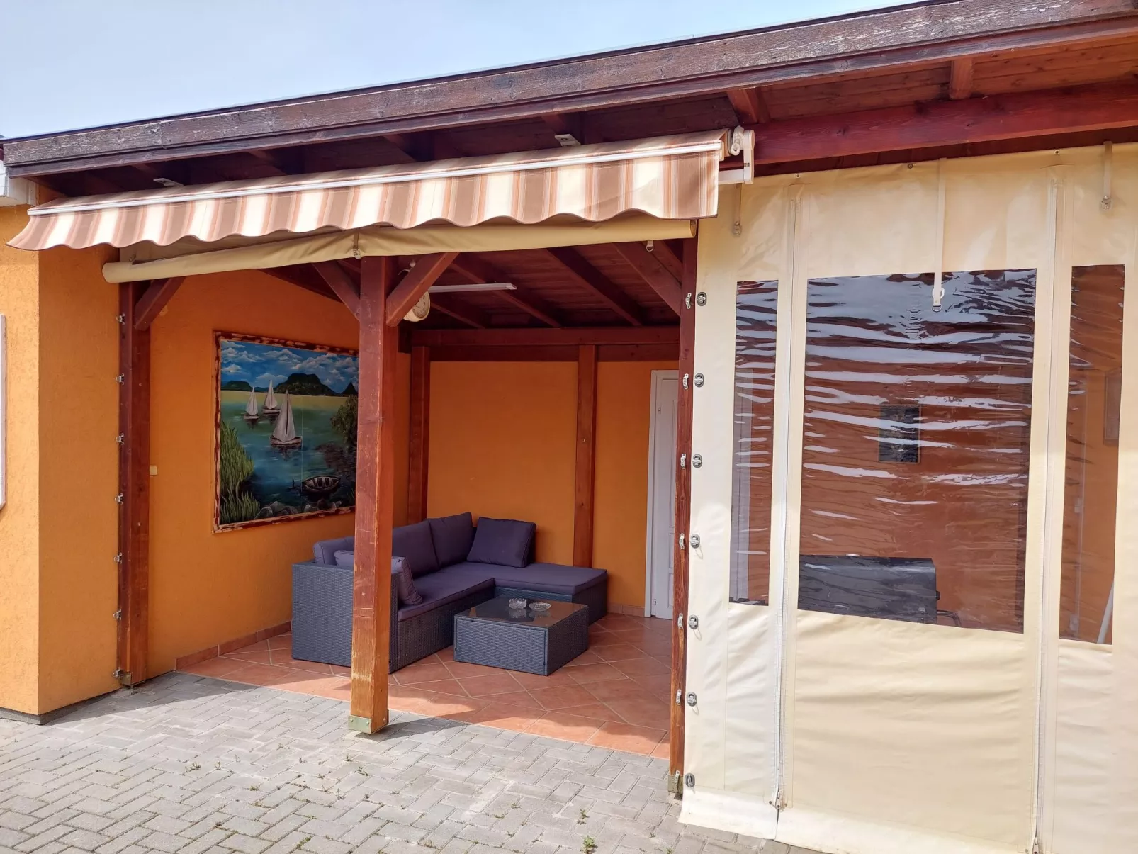 Schönes Ferienhaus mit Pool in ruhiger Lage-Image-tags.info