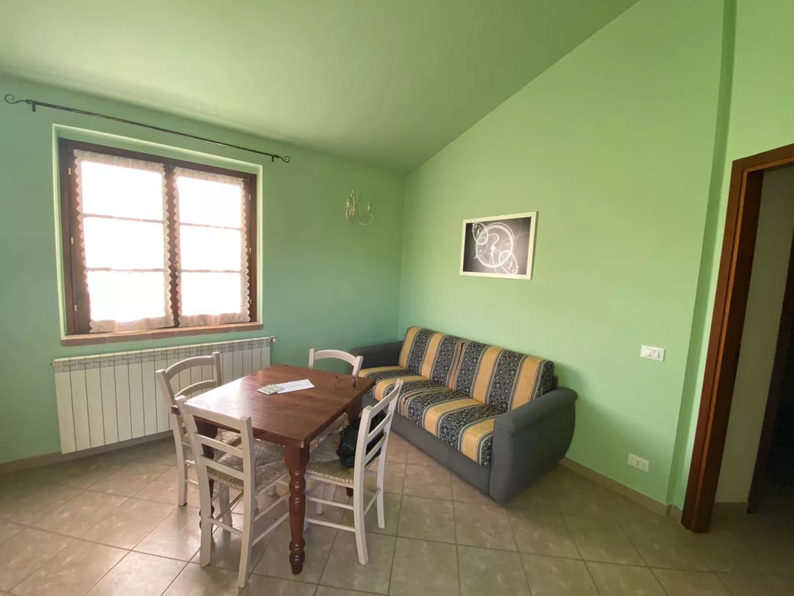 Mit Gemeinschaftspool-Binnen