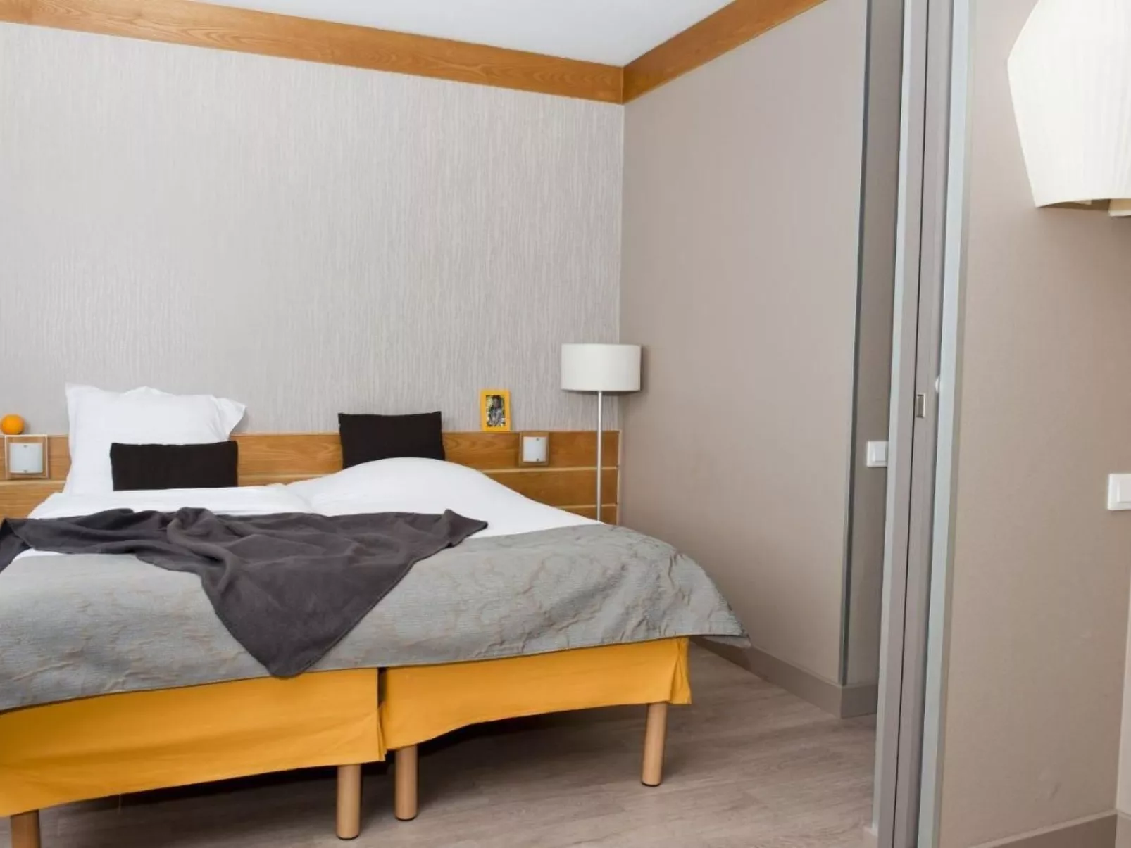 Wohnung mit Privatparkplatz-Binnen