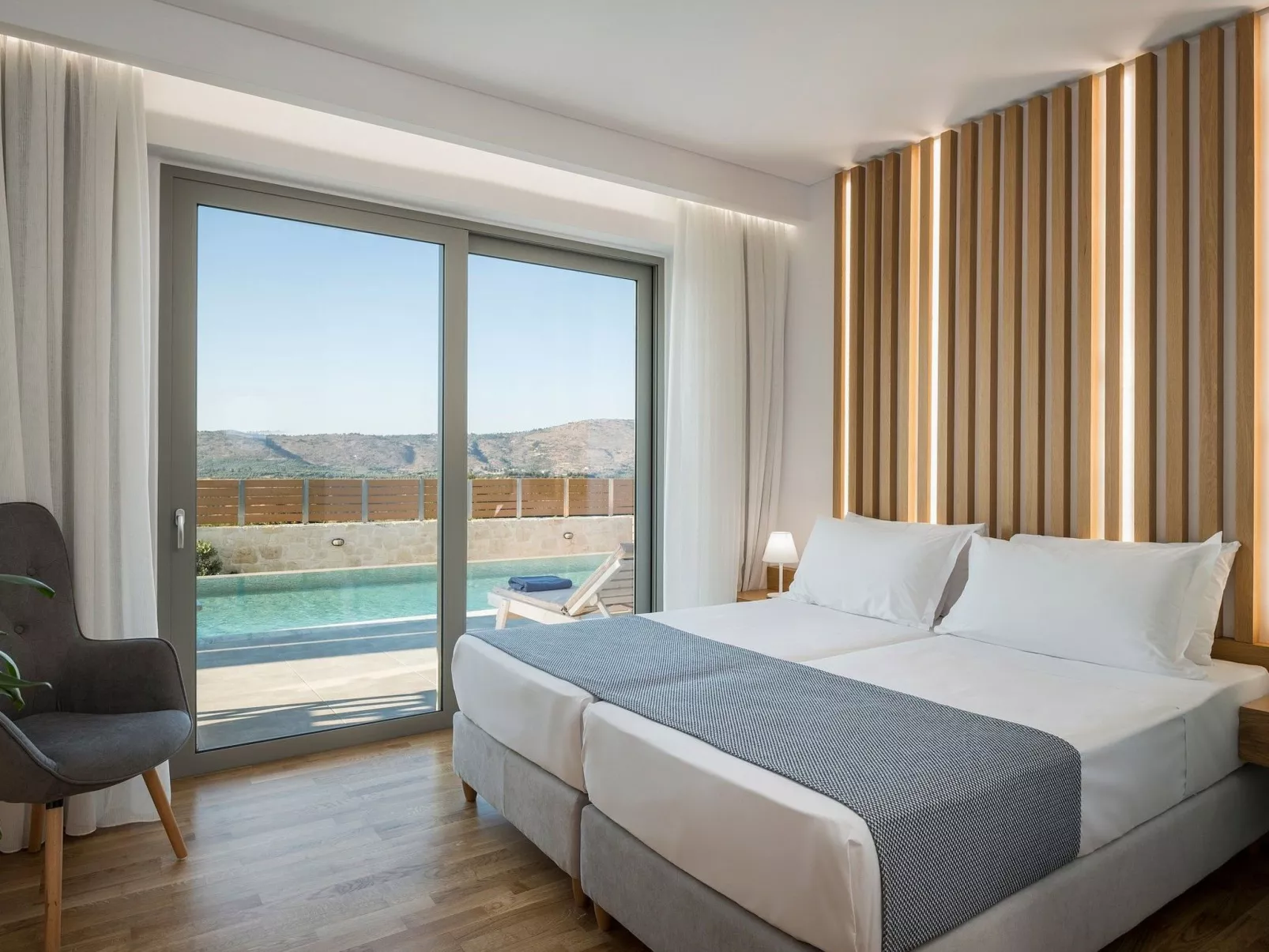 Villa White Harmony 6km vom Strand entfernt mit Pool-Binnen