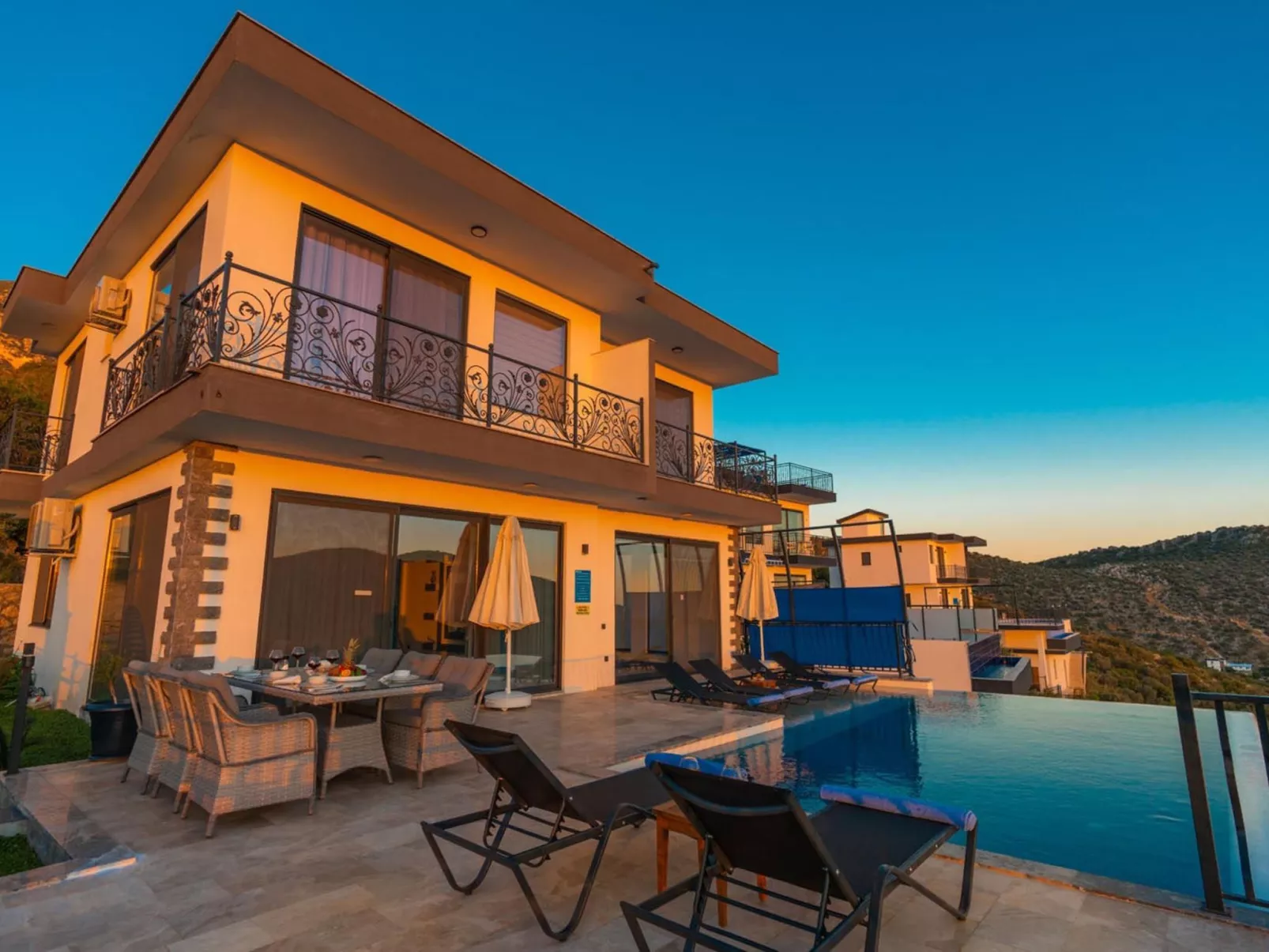 Plut-Image-tags.info