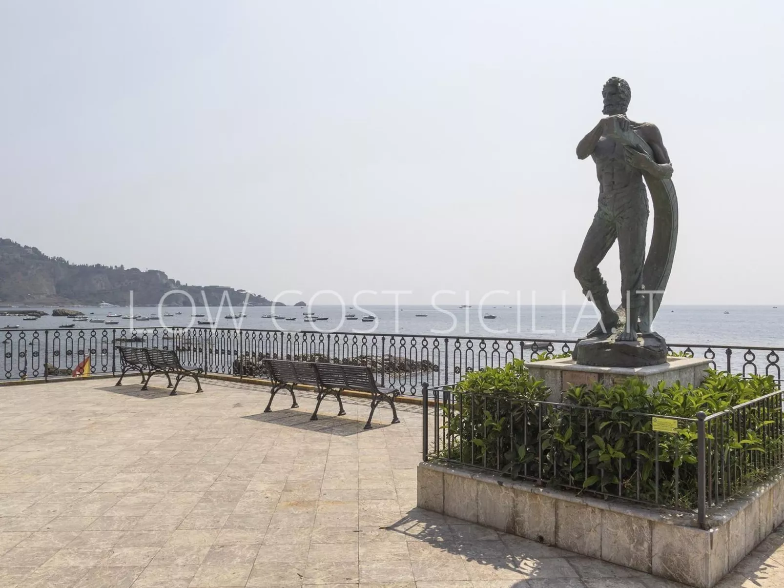 Tysandros in Giardini Naxos-Buiten