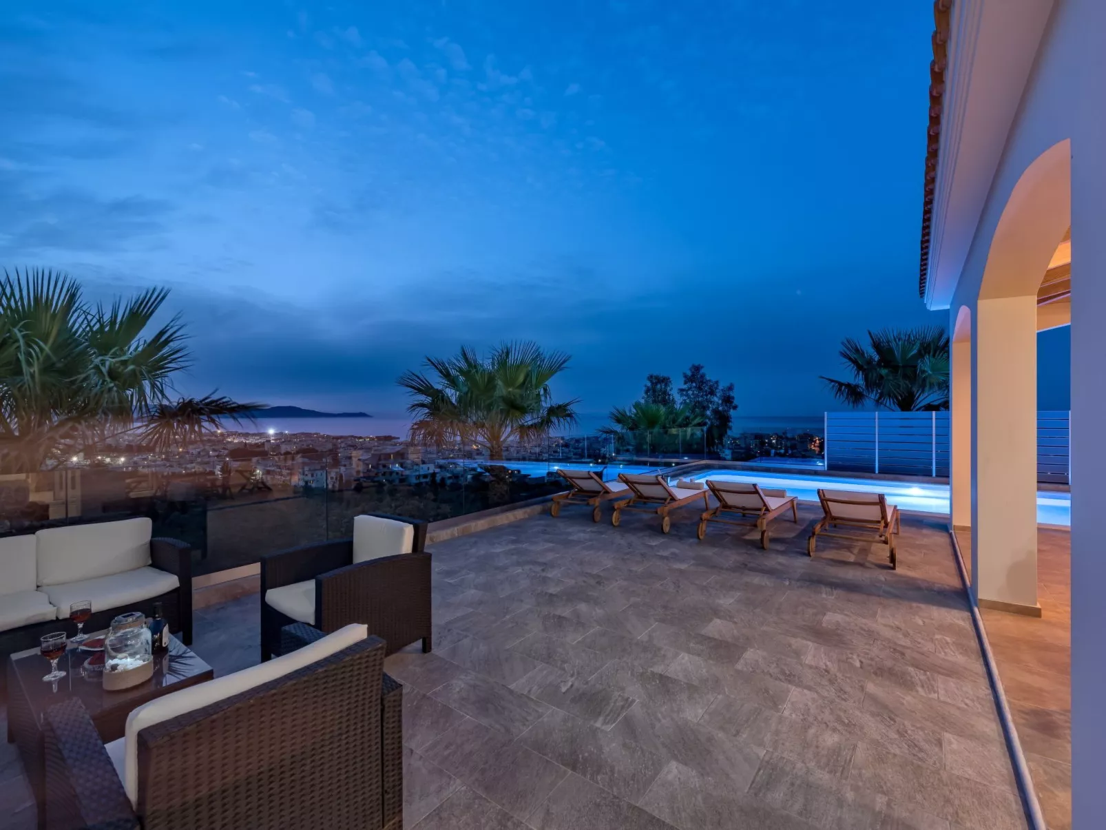 Karmilos Hill Villa - absolute Privatsphäre-Binnen