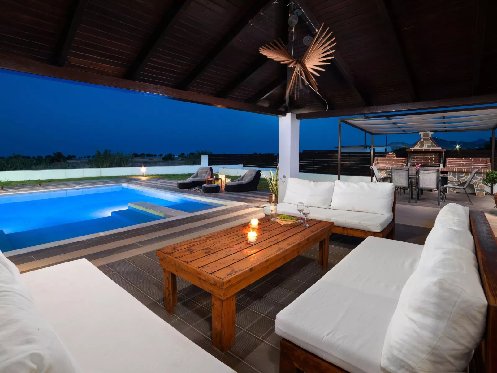 Elysianische Villa in der Nähe des Dorfes Afantou-Binnen