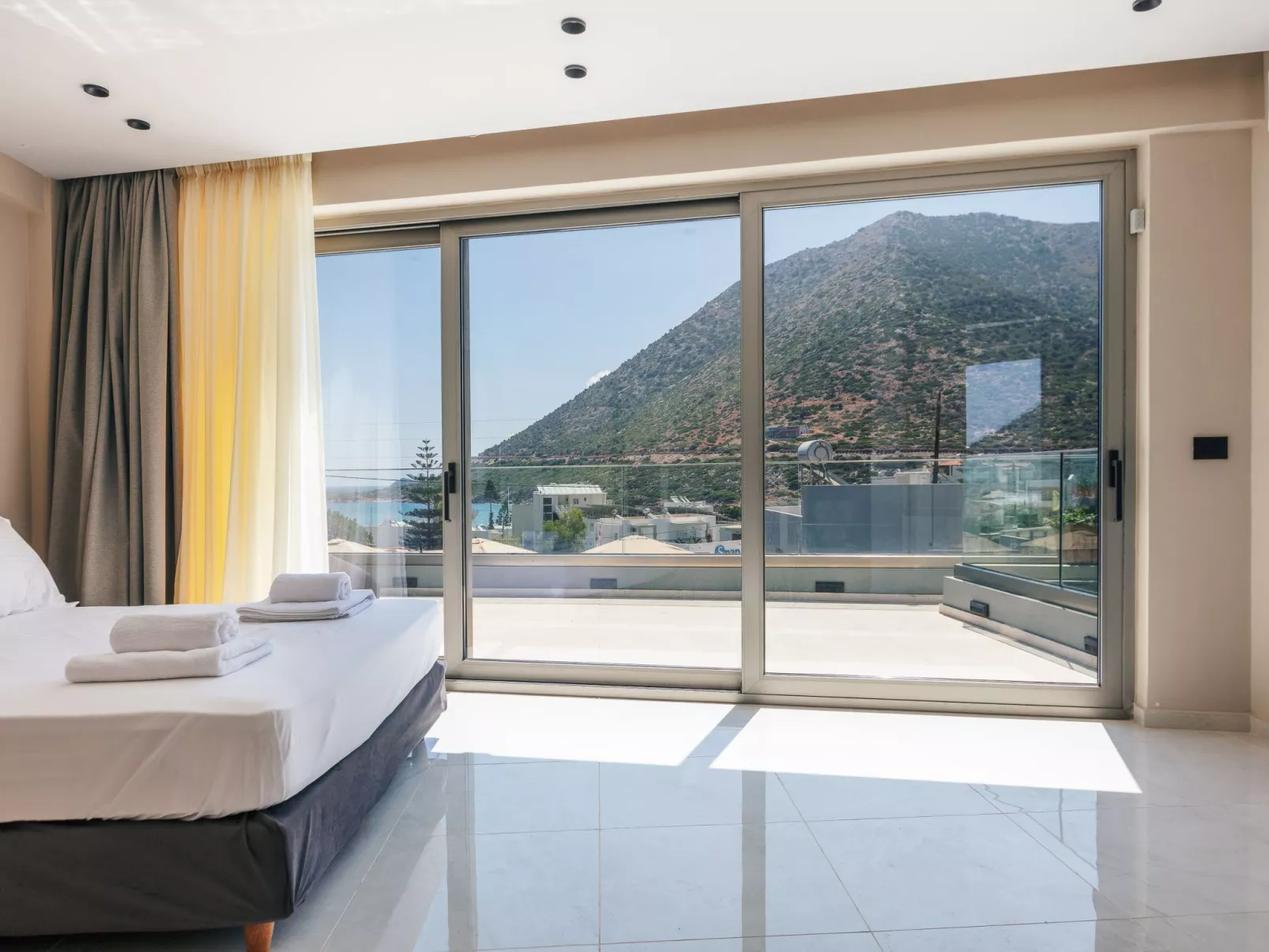 Isla Villen und Suiten Uranus Villa-Image-tags.info