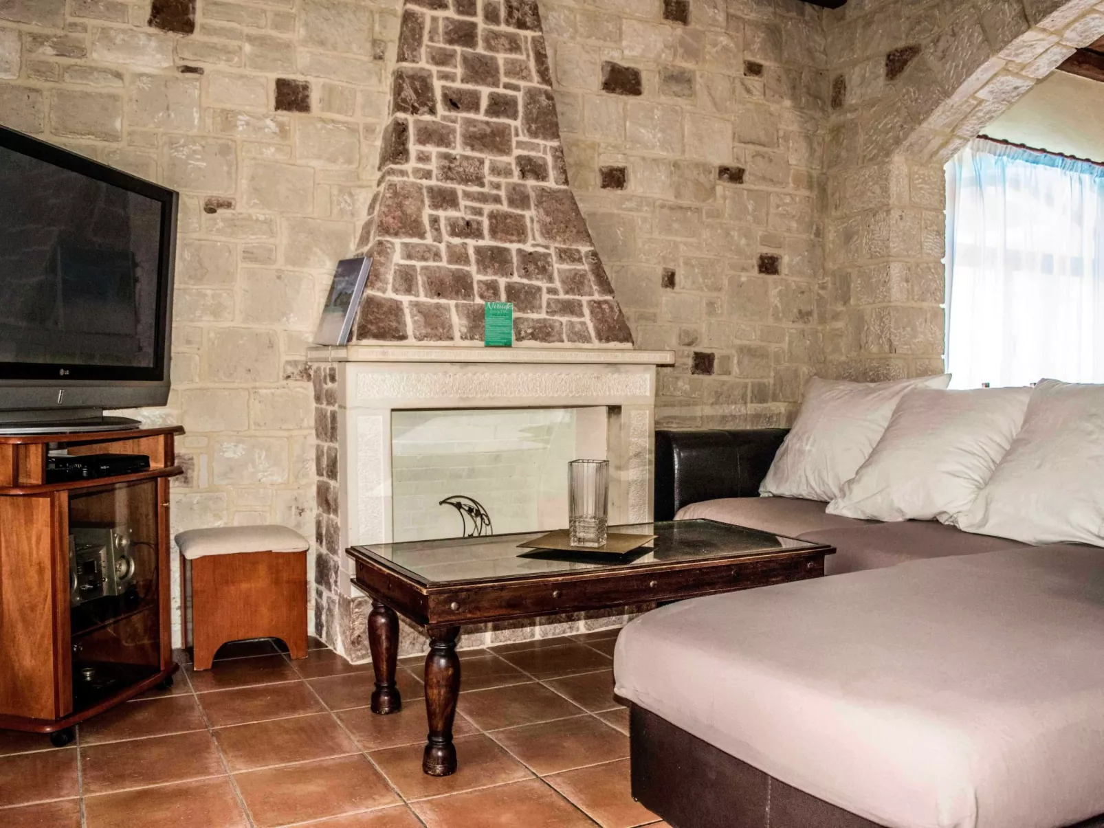 Niriides Villas_ Thetis_ 3-Schlafzimmer privater Pool-Binnen