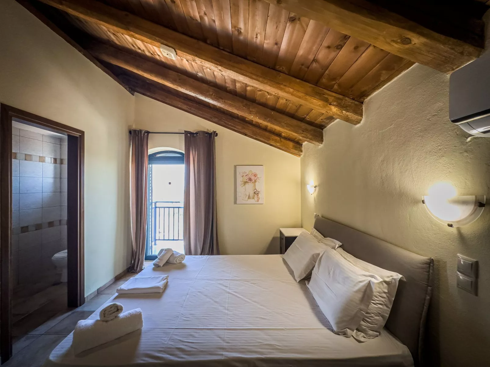 Niriides Villas_Aktea_ 3-Schlafzimmer privater Pool-Binnen