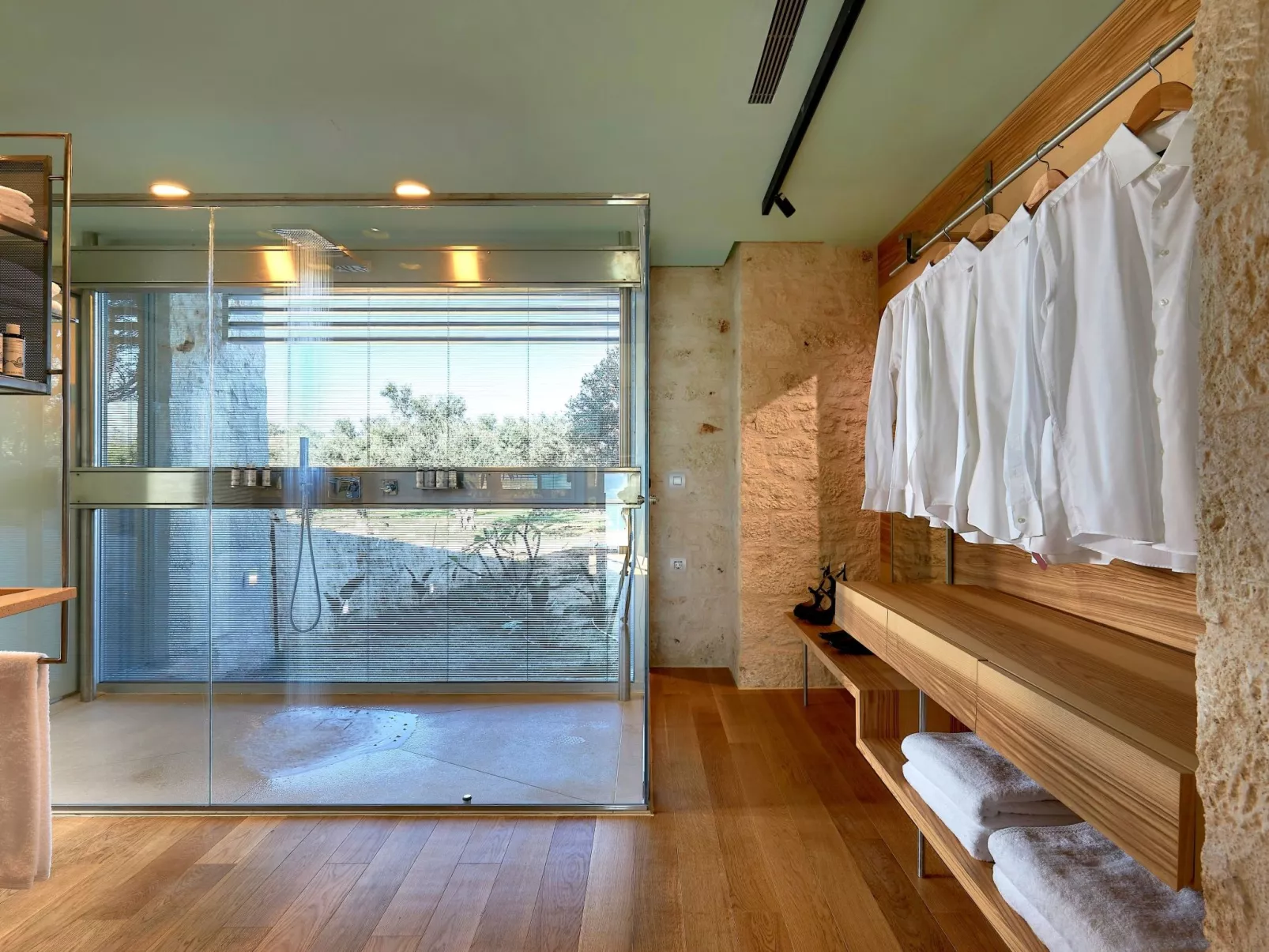 New Olives and Thyme, Meerblick mit 2 beheizten Pools-Binnen