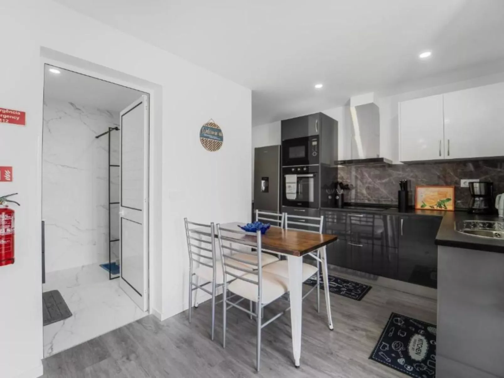 "Telvina House" mit eigenem Garten-Image-tags.info