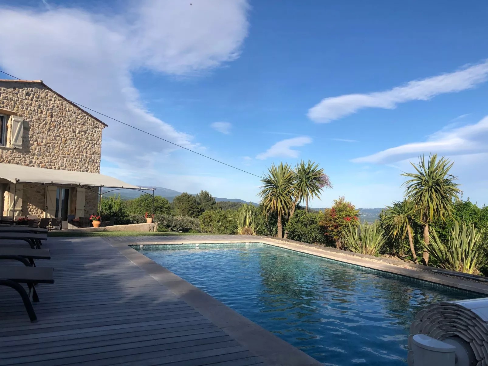 "Meline" mit Aussicht-Buiten