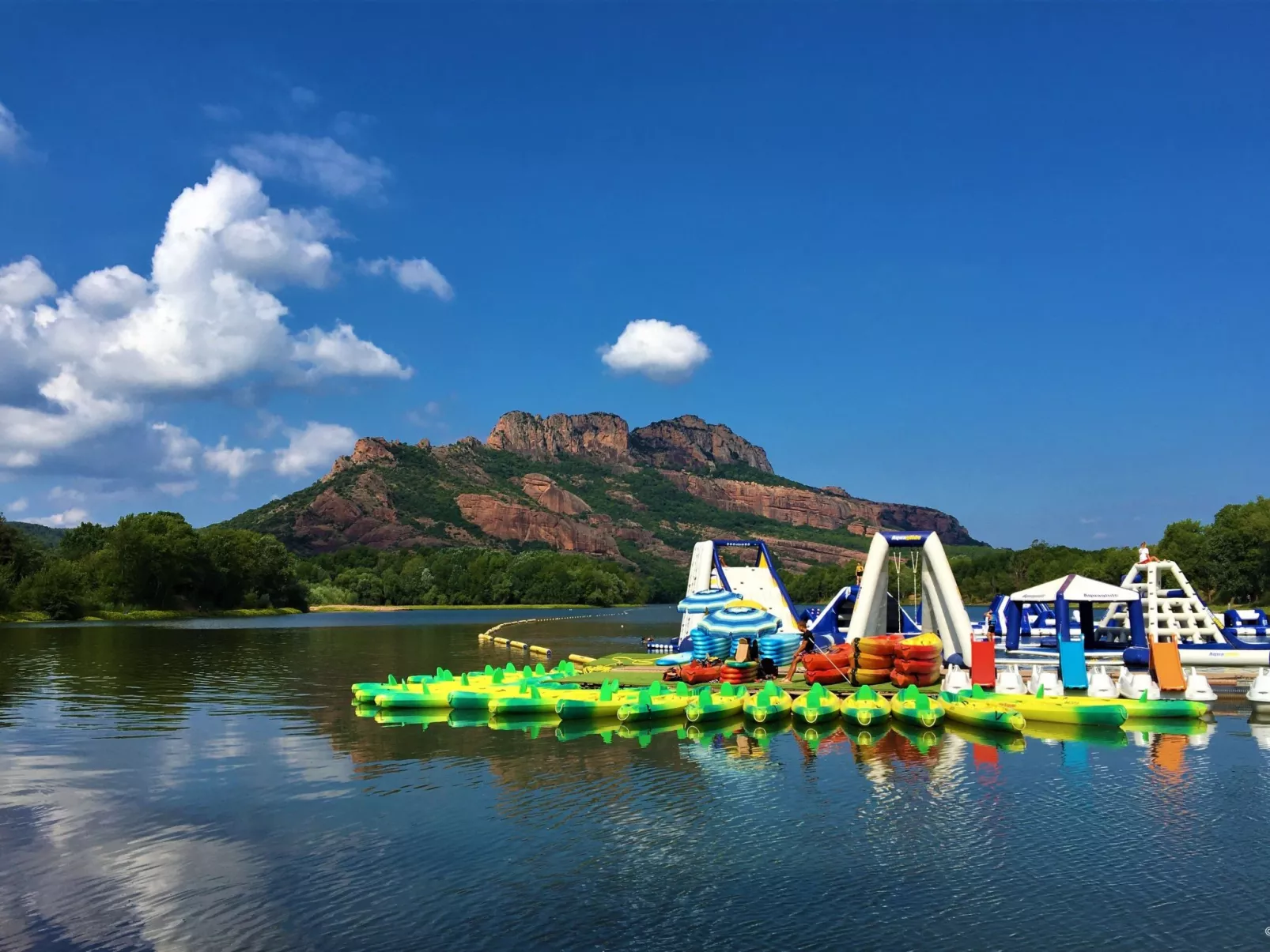 Stacaravan camping Lei Suves cote d'azur Var-Buiten