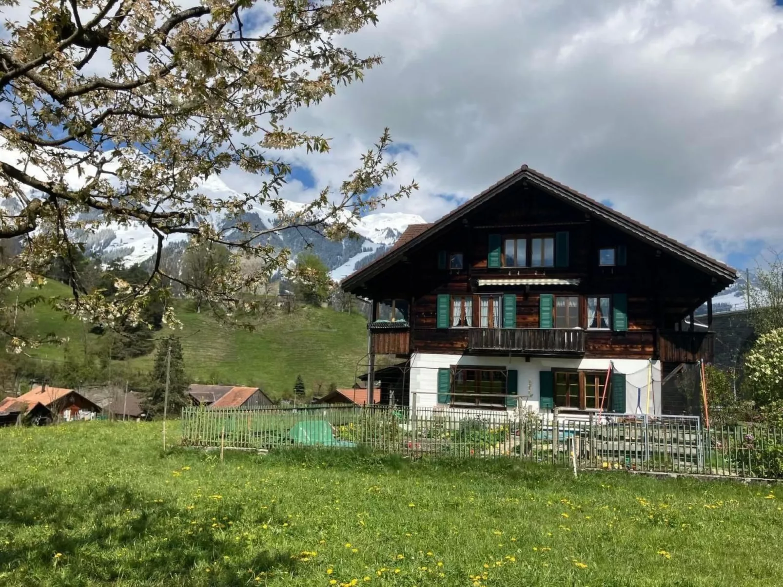 Neue 2.5- Zimmer Ferienwohnung im dreigenerationen Bauernhaus-Buiten