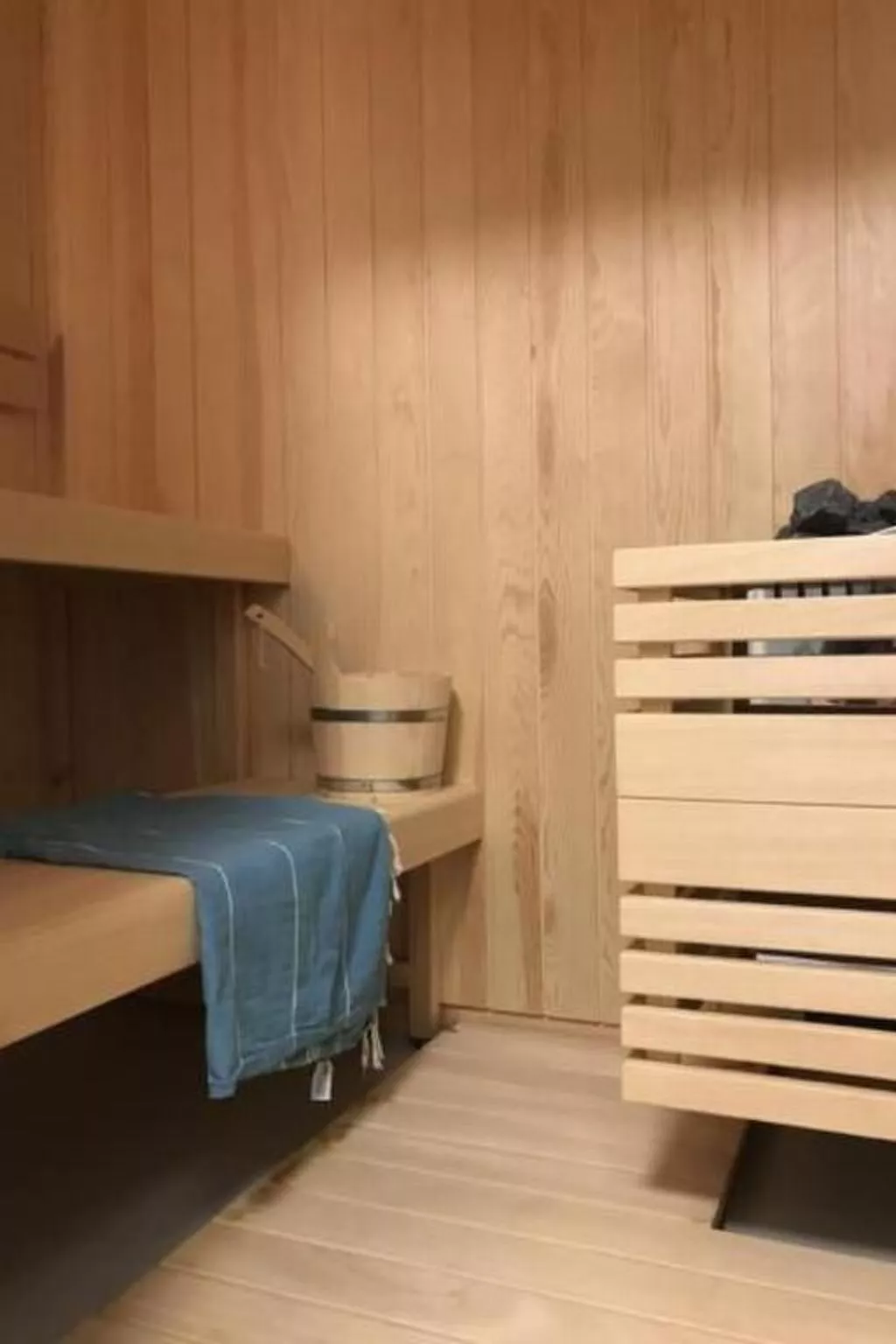 Mit Panorama-Sicht und Schwimmbad-Binnen