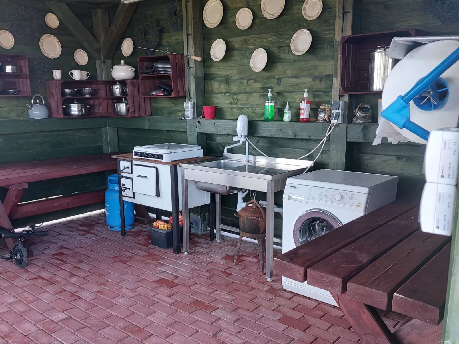 Green Corner Cottage 1-Buiten