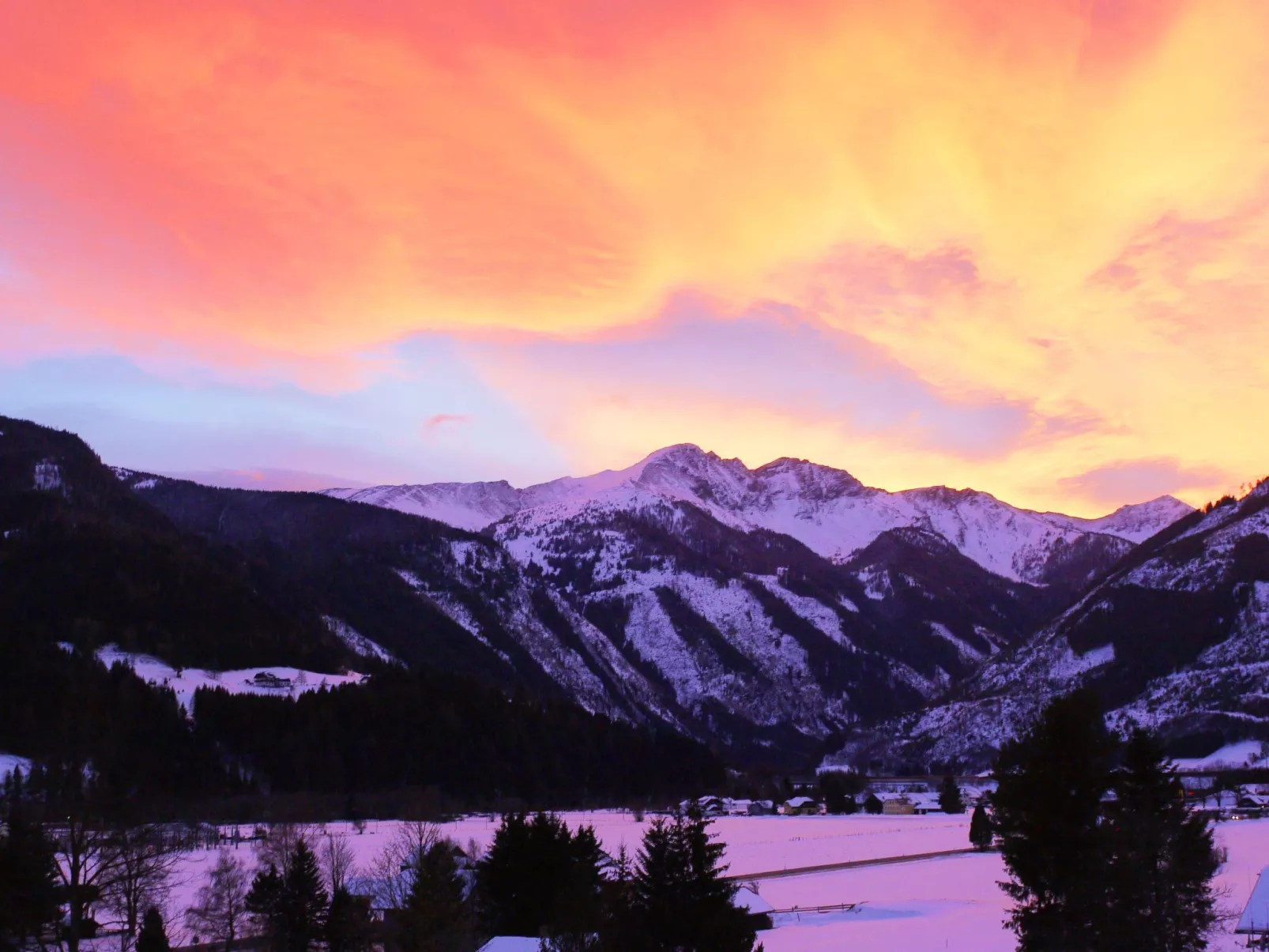 Geräumiges Apartment mit Panoramabergblick-Image-tags.info