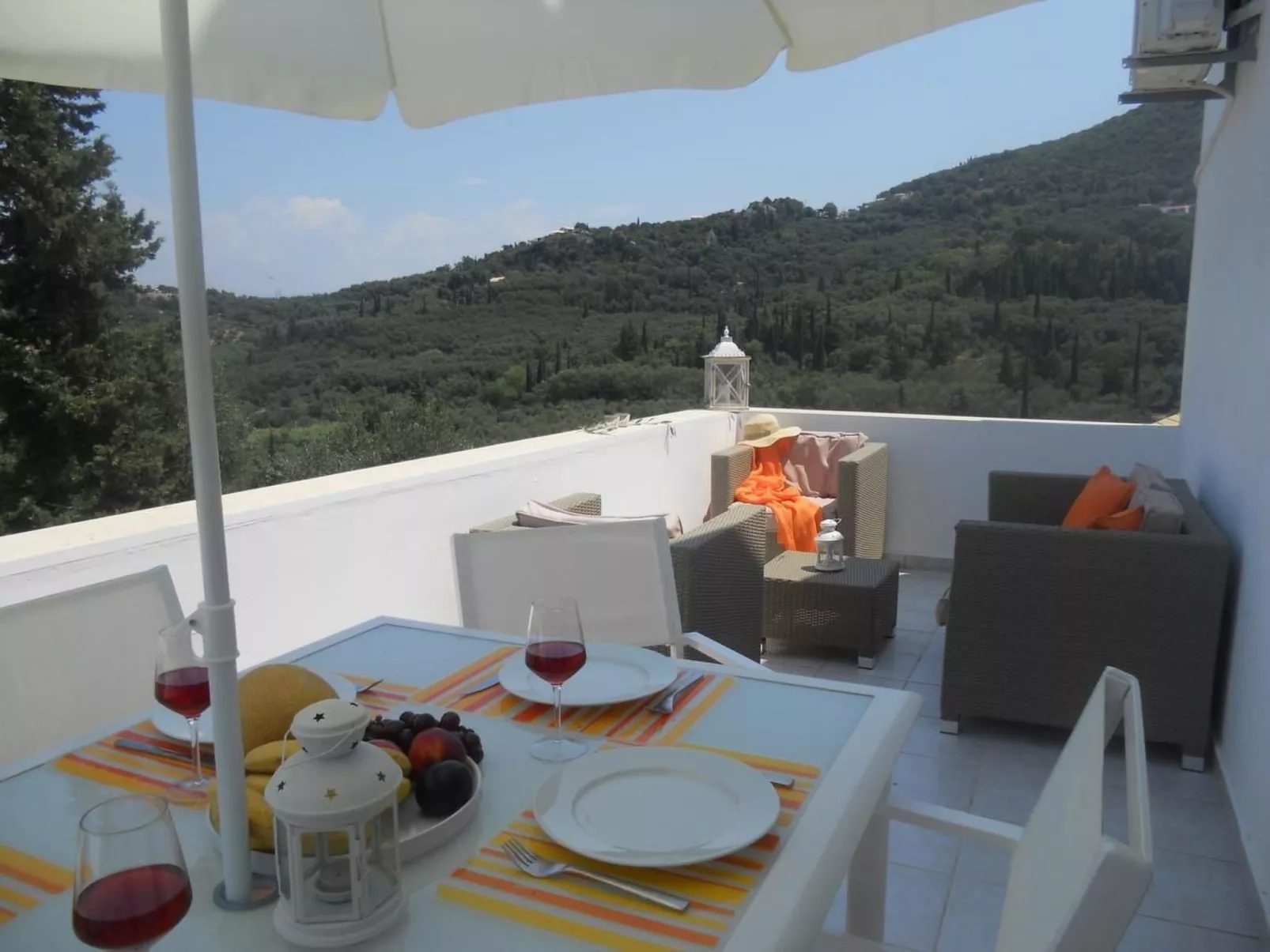 Ferienvilla mit Garten, Grill und Terrasse-Binnen