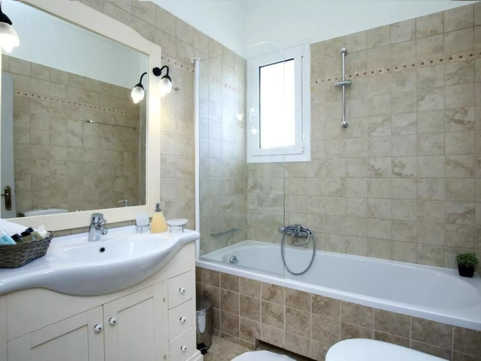 "Alea Resort" mit eigenem Pool-Binnen