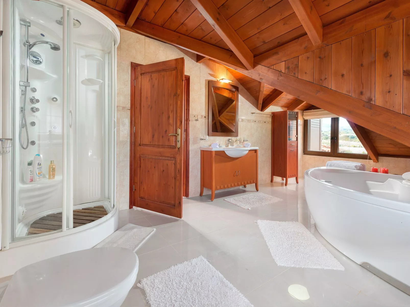 In Notia Rodos mit privatem Garten-Binnen