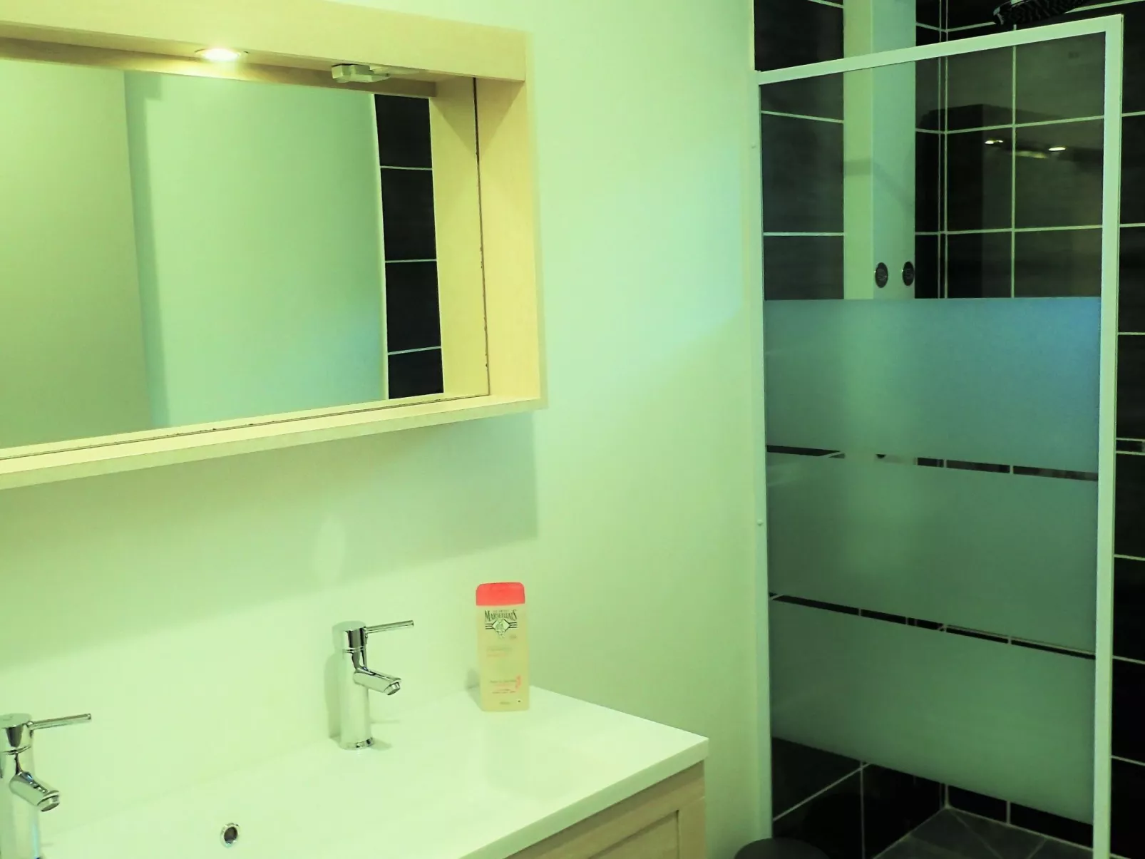 Ein gemütliches Nest im Herzen der Ardèche Méridionnale-Binnen