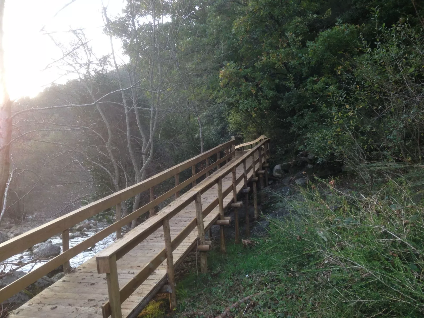 "Großmutters Häuschen" mit überdachter Terrasse-Buiten
