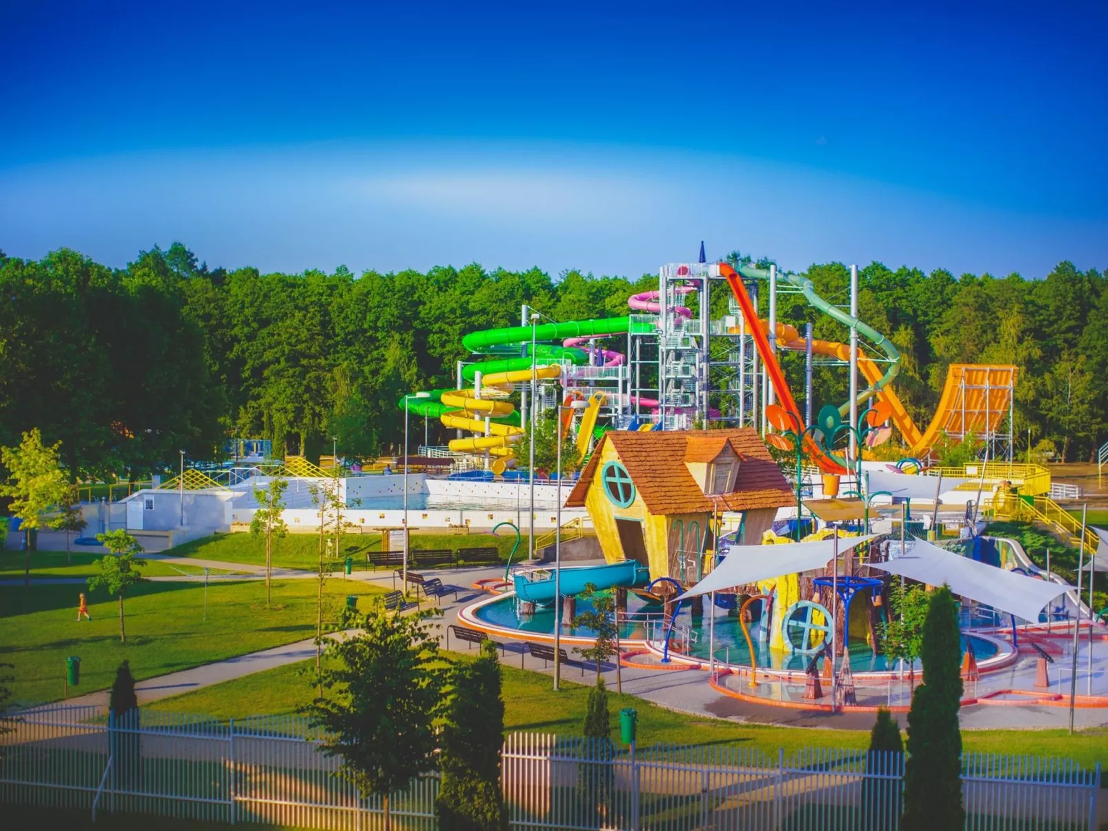 Bequem eingerichtete Wohnung mit großem Garten-Image-tags.info