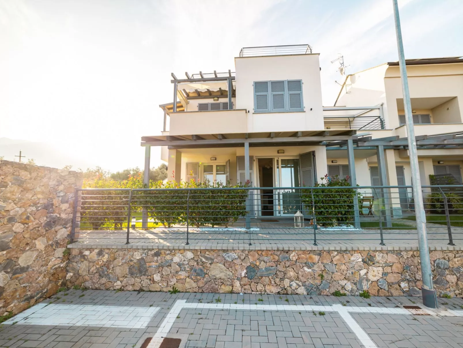 Perla Abernathy - Haus mit Pool und Garten-Buiten