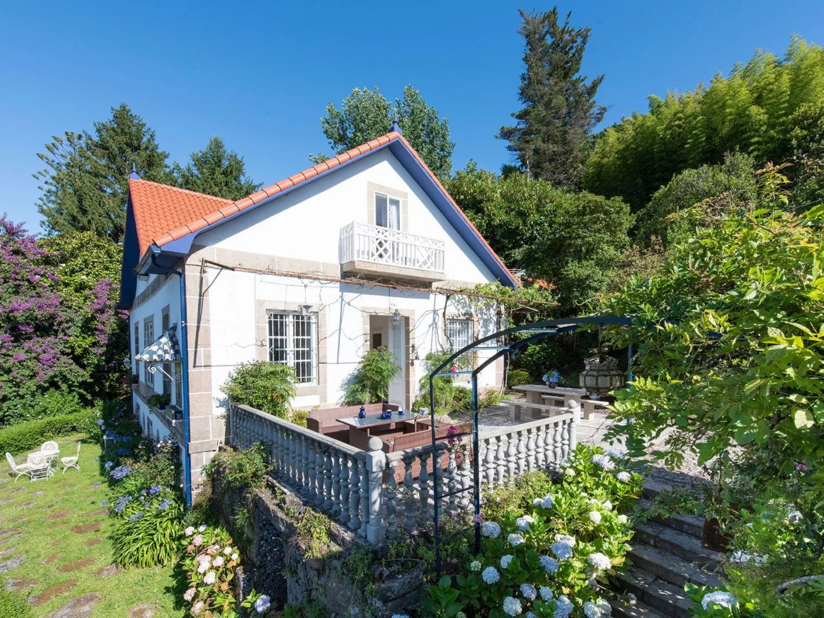 Für 12 Personen und 2 Kinder in Redondela, Costa Verde Spanien (Rías Baixas)-Buiten