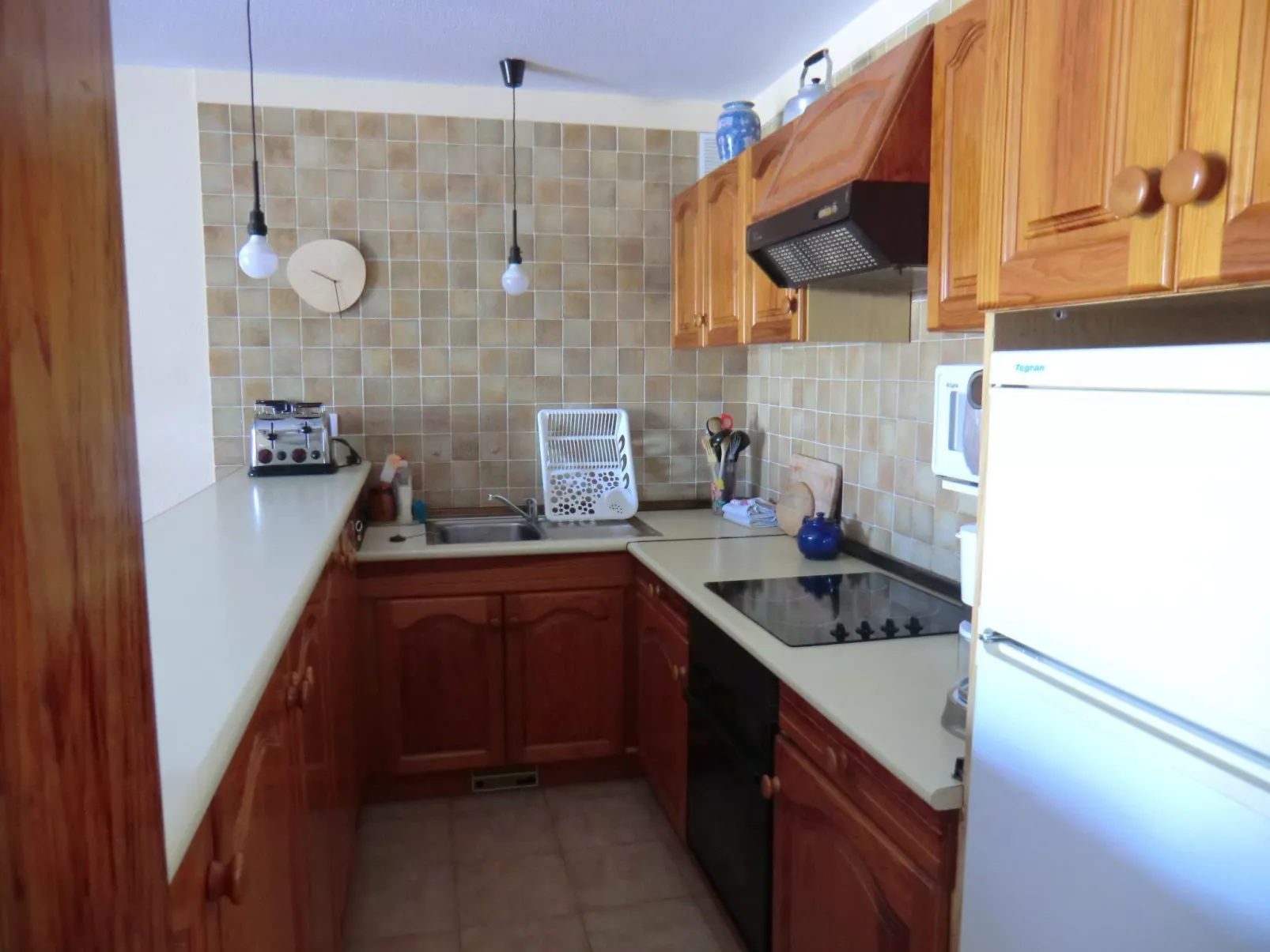 Ruhige Ferienwohnung mit Pool und Meerblick-Binnen