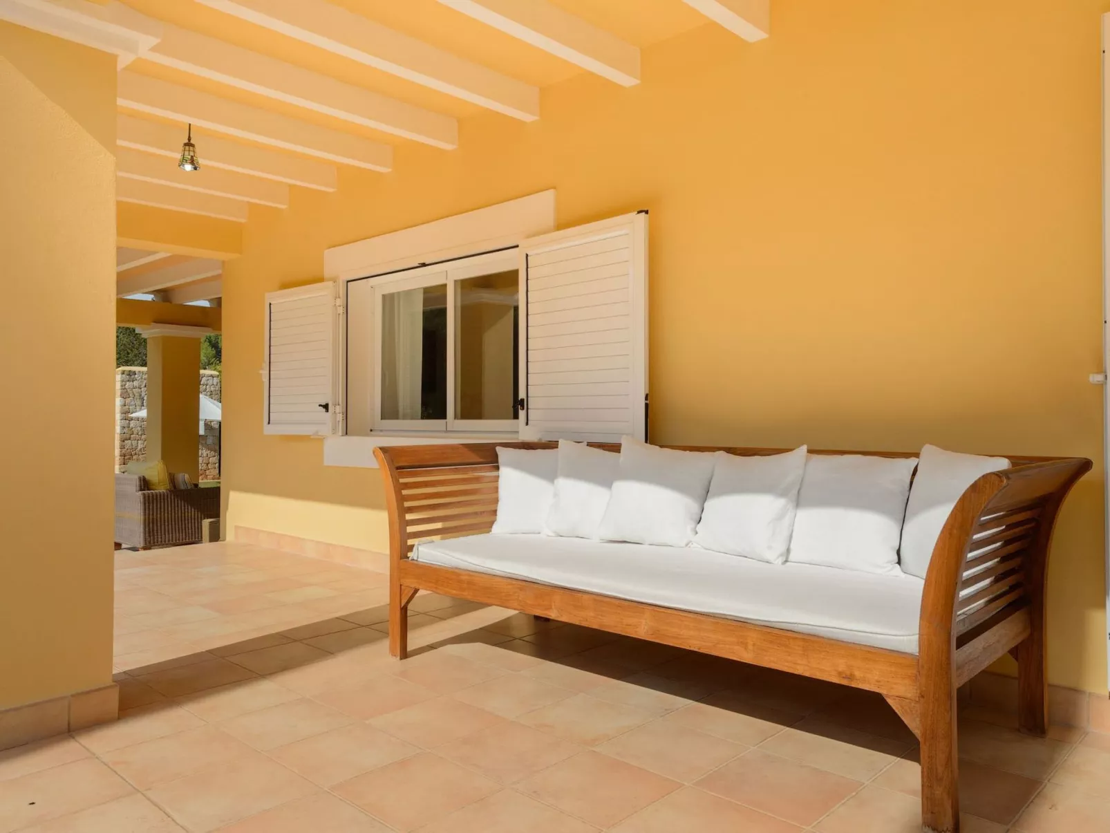 Schöne Villa Belvedere mit 4 Schlafzimmern, 3 Bädern, beheiztem Pool, zwei Whir-Buiten