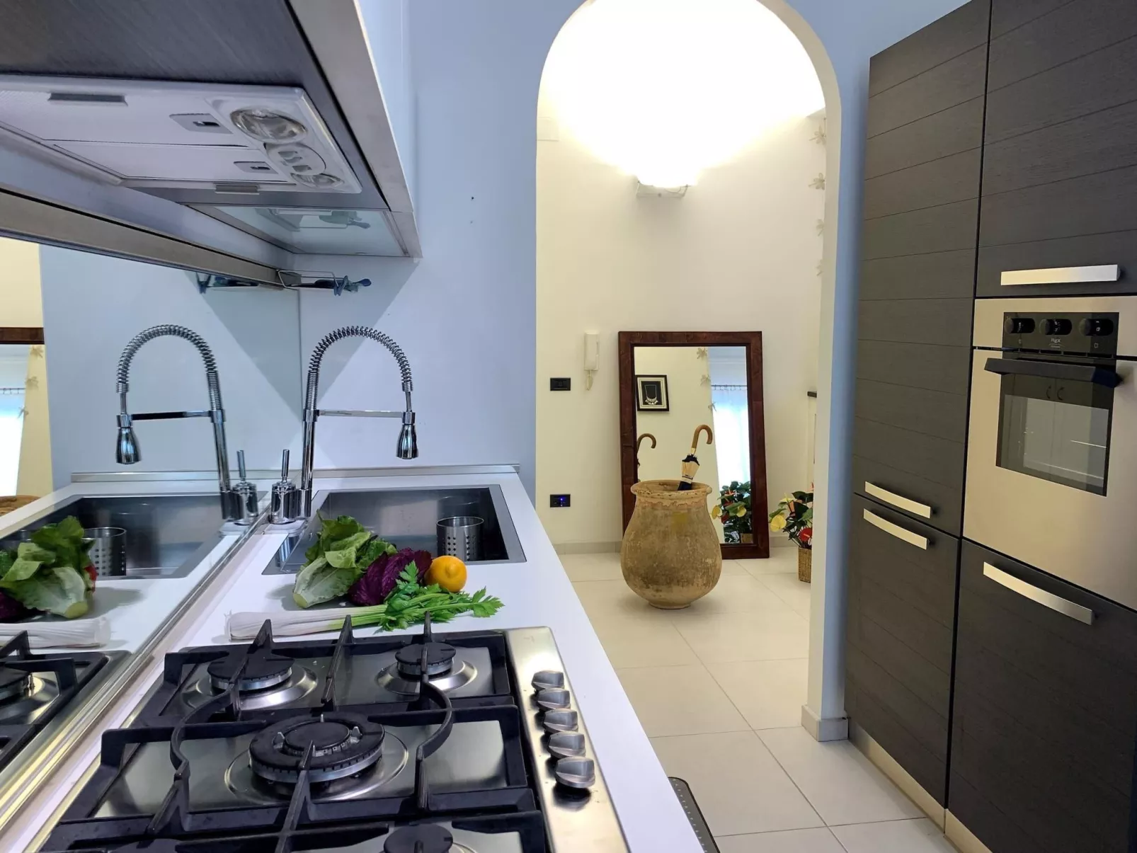 In Molo, Piazza De Ferrari in der Nähe-Binnen