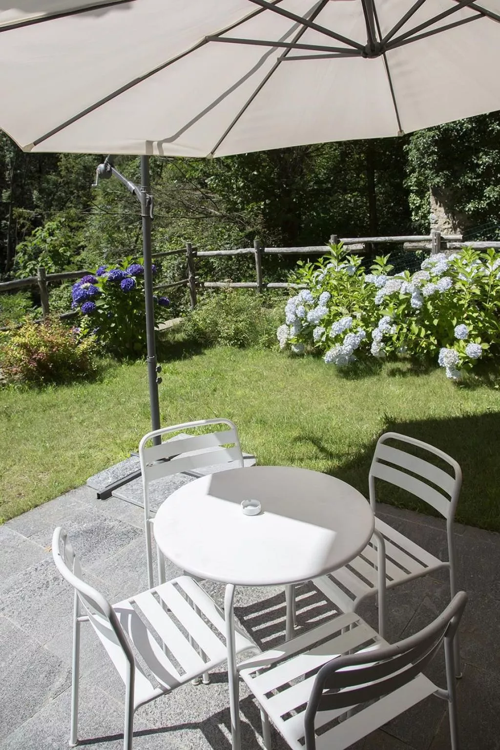 Lampone in San Bernardino Verbano-Buiten