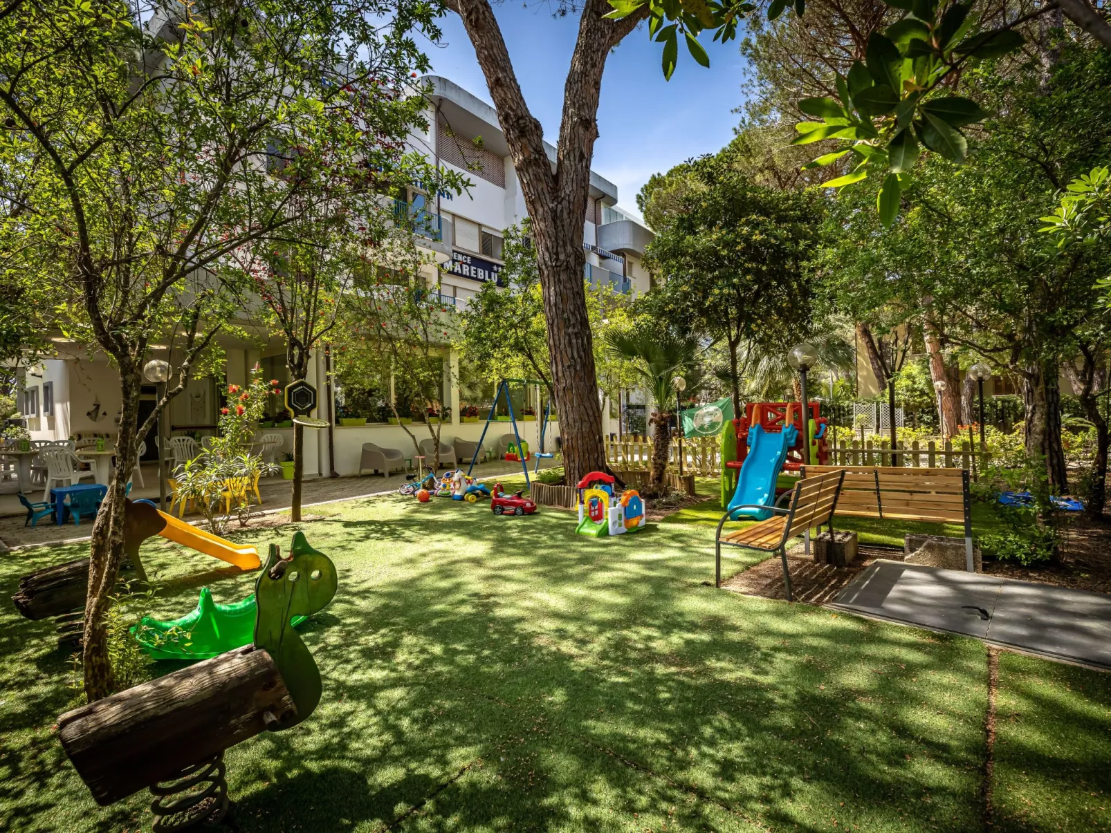 Mareblù' Wohnung mit Jacuzzi-Buiten