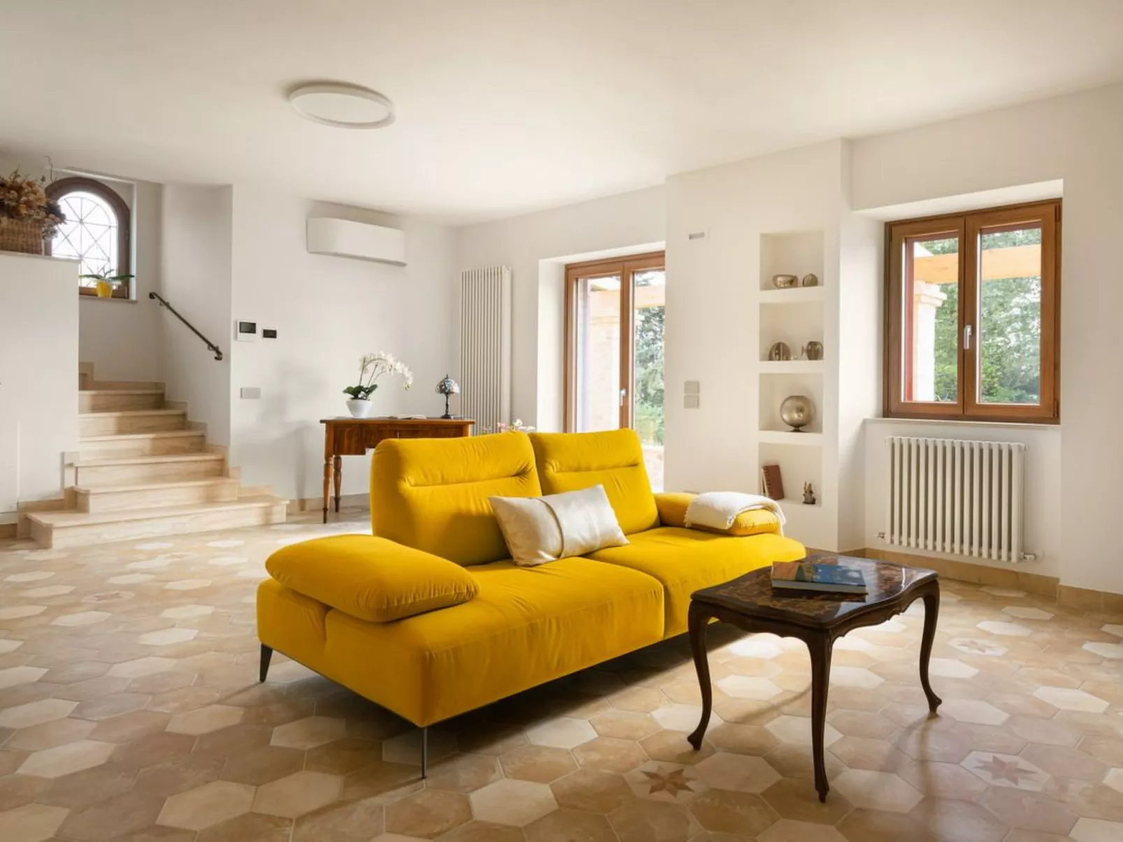 Luxuriöse und erschwingliche Villa mit privatem Pool-Binnen