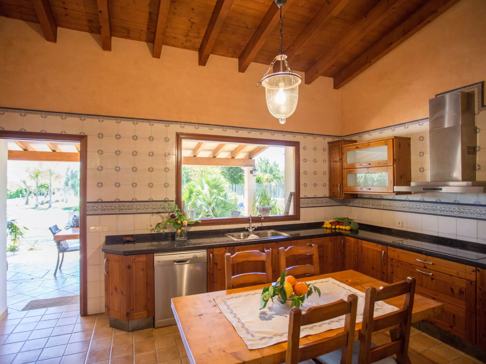 Finca mit Tennisplatz und Schwimmbad-Image-tags.info