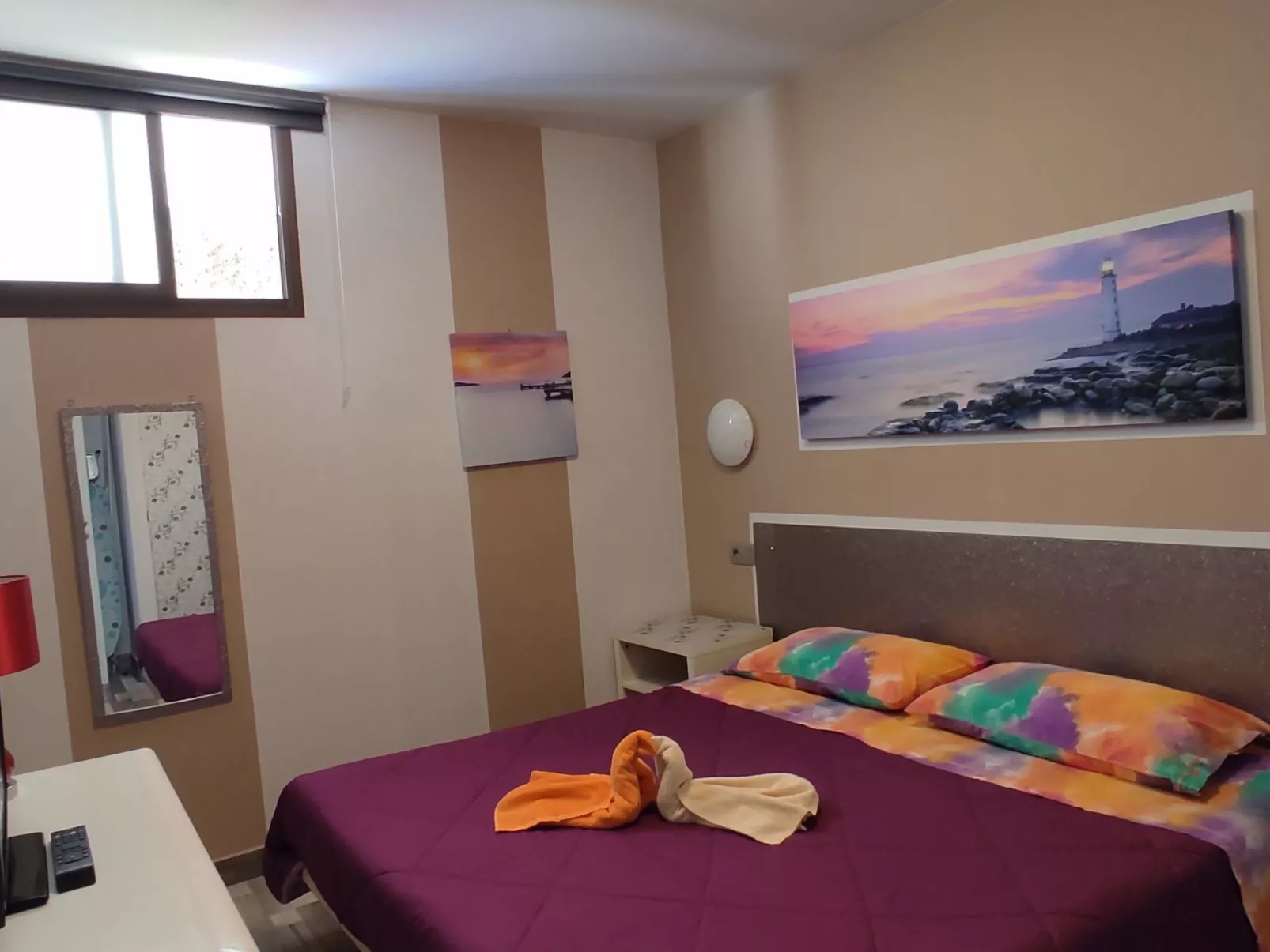 Schöne und romantische Aussichten bei Tag und Nacht-Binnen