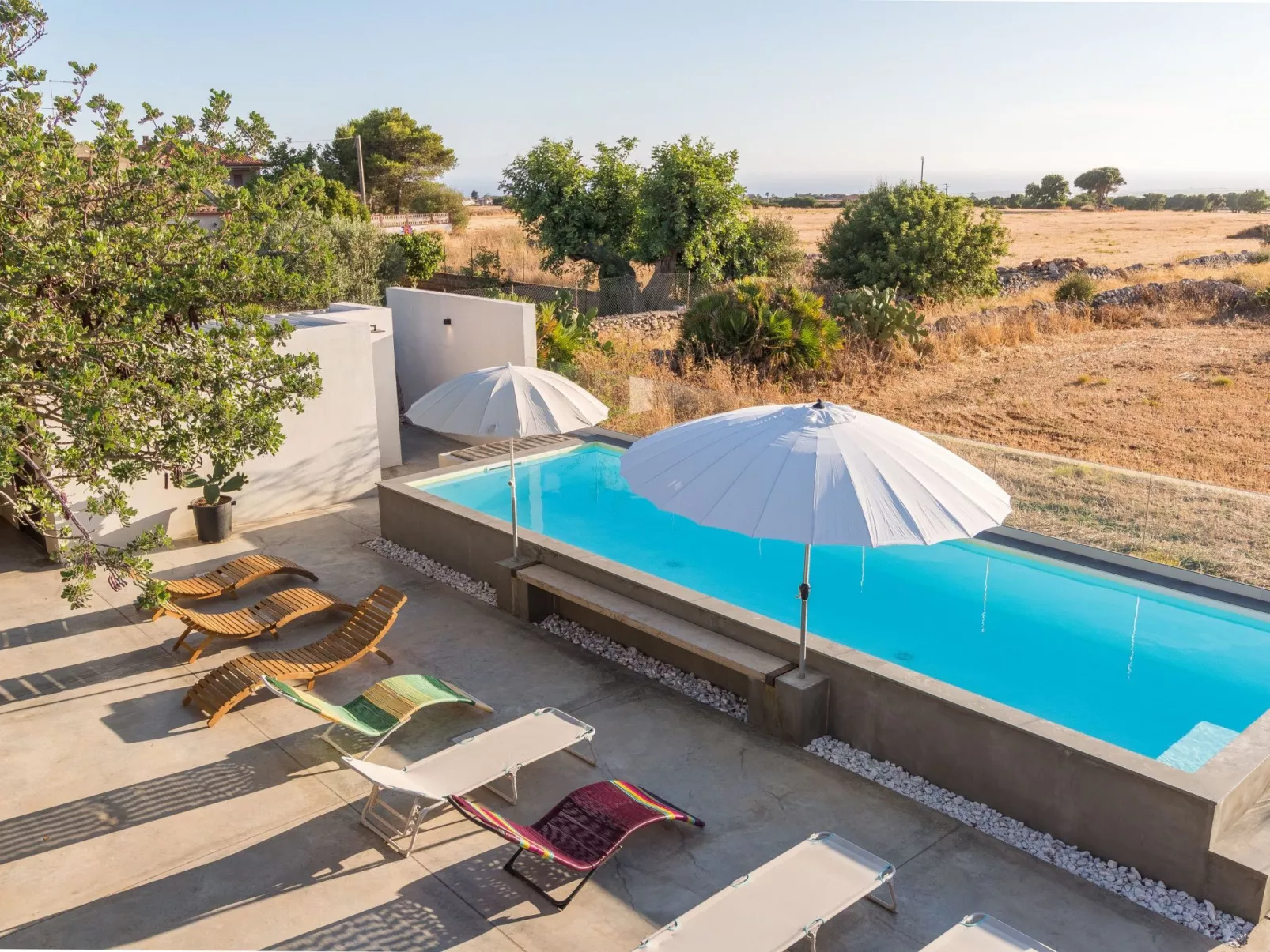 Demetra, moderne Villa mit Pool und Meerblick-Image-tags.info