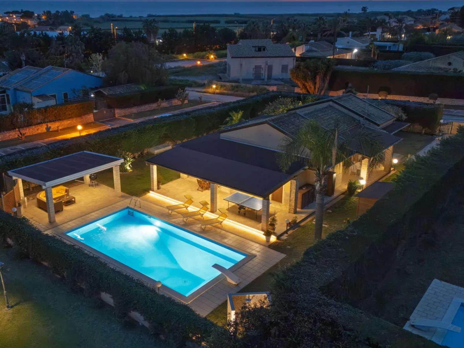 Sterlizia, Villa mit Pool in Meeresnähe-Image-tags.info