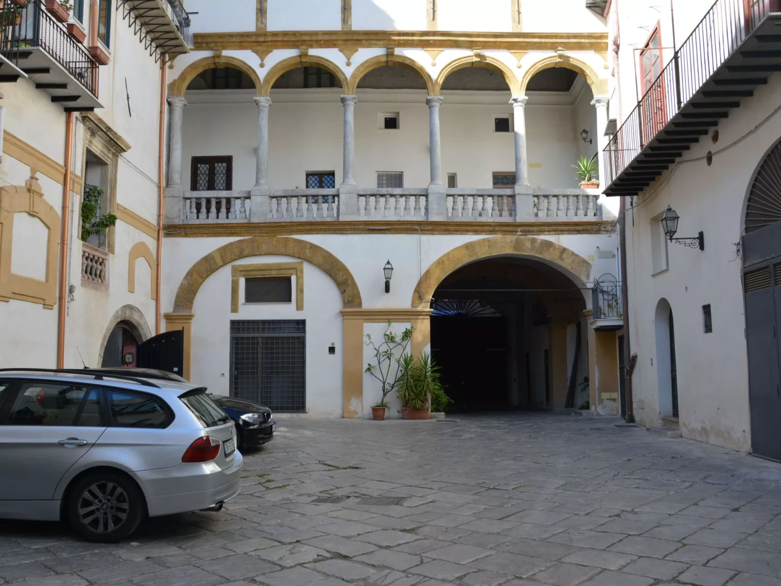 Wohnung mit Balkon-Image-tags.info