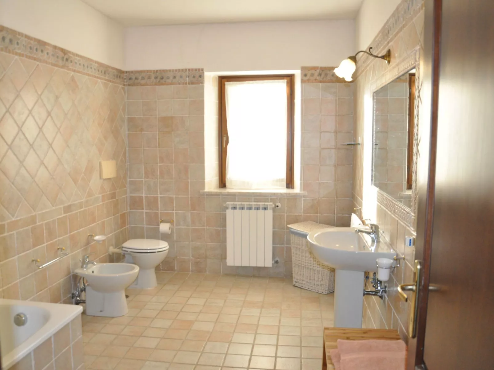 Bauernhof "Amiata - Binnen