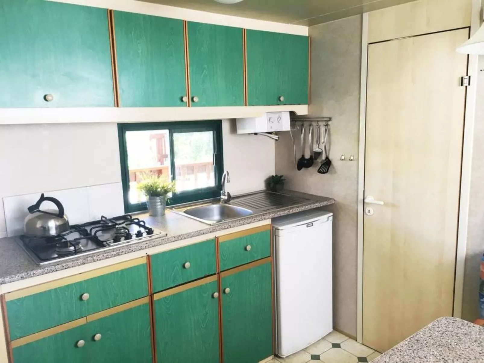 Mobilheim am Meer in der Toskana in der Nähe von Pisa, Lucca-Image-tags.info