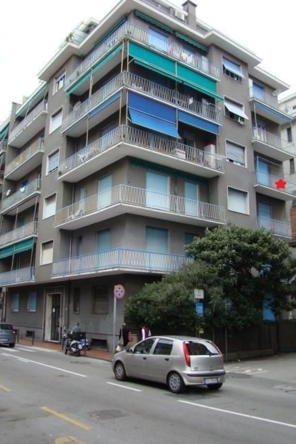 Wohnung mit Balkon-Buiten