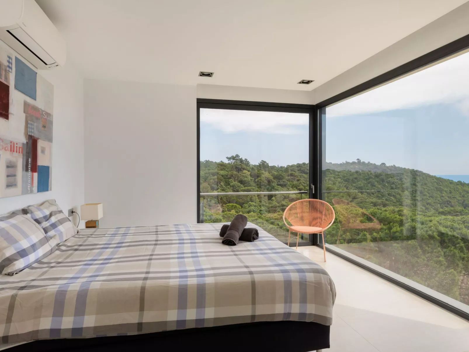 Luxuriöse Villa mit fantastischem Meerblick und Pool-Binnen