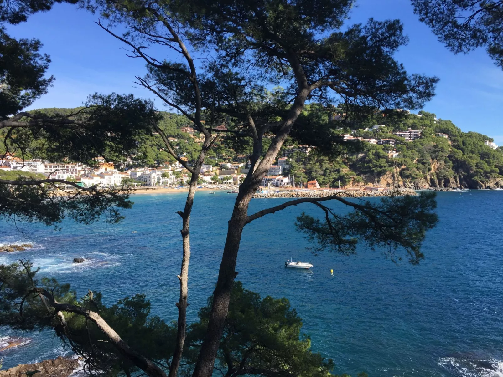 Gemütliches Ferienhaus mit Pool und Meerblick-Buiten
