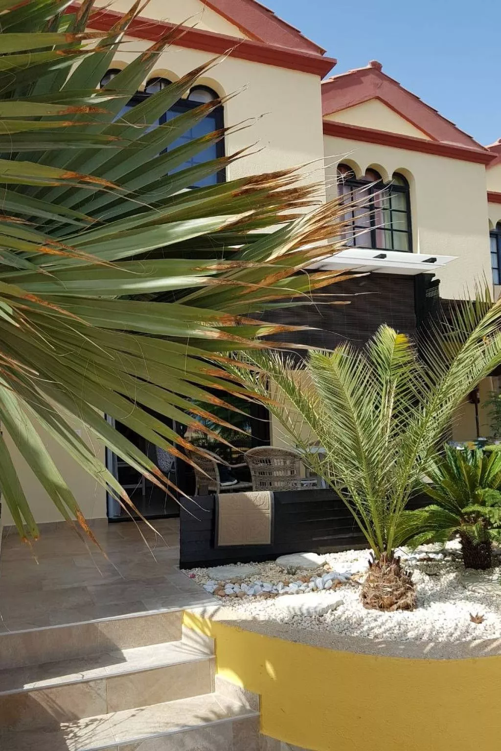 Komfortable Wohnung, Wifi, am Pool-Buiten