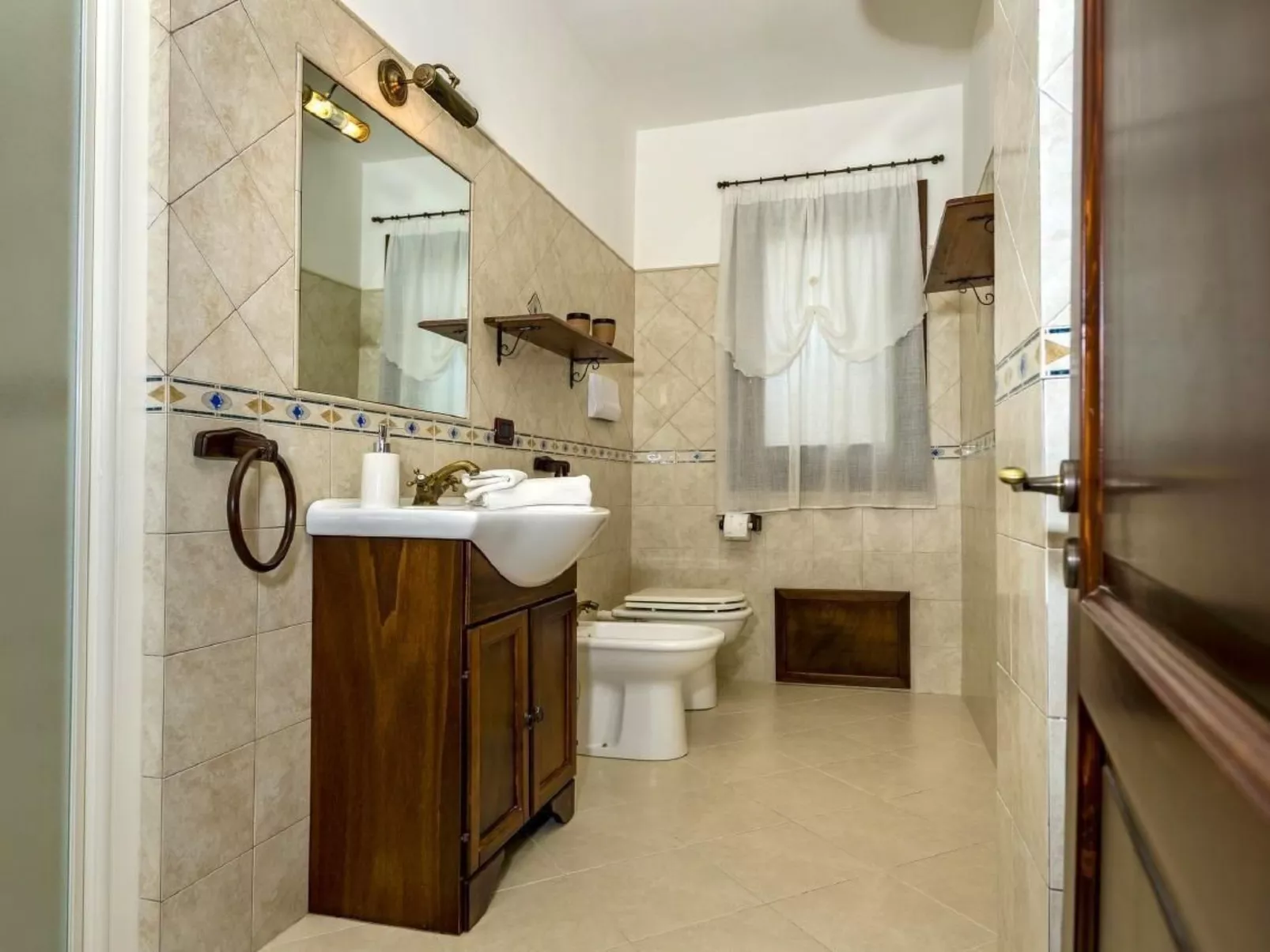 "Flavia" mit eigenem Pool-Binnen