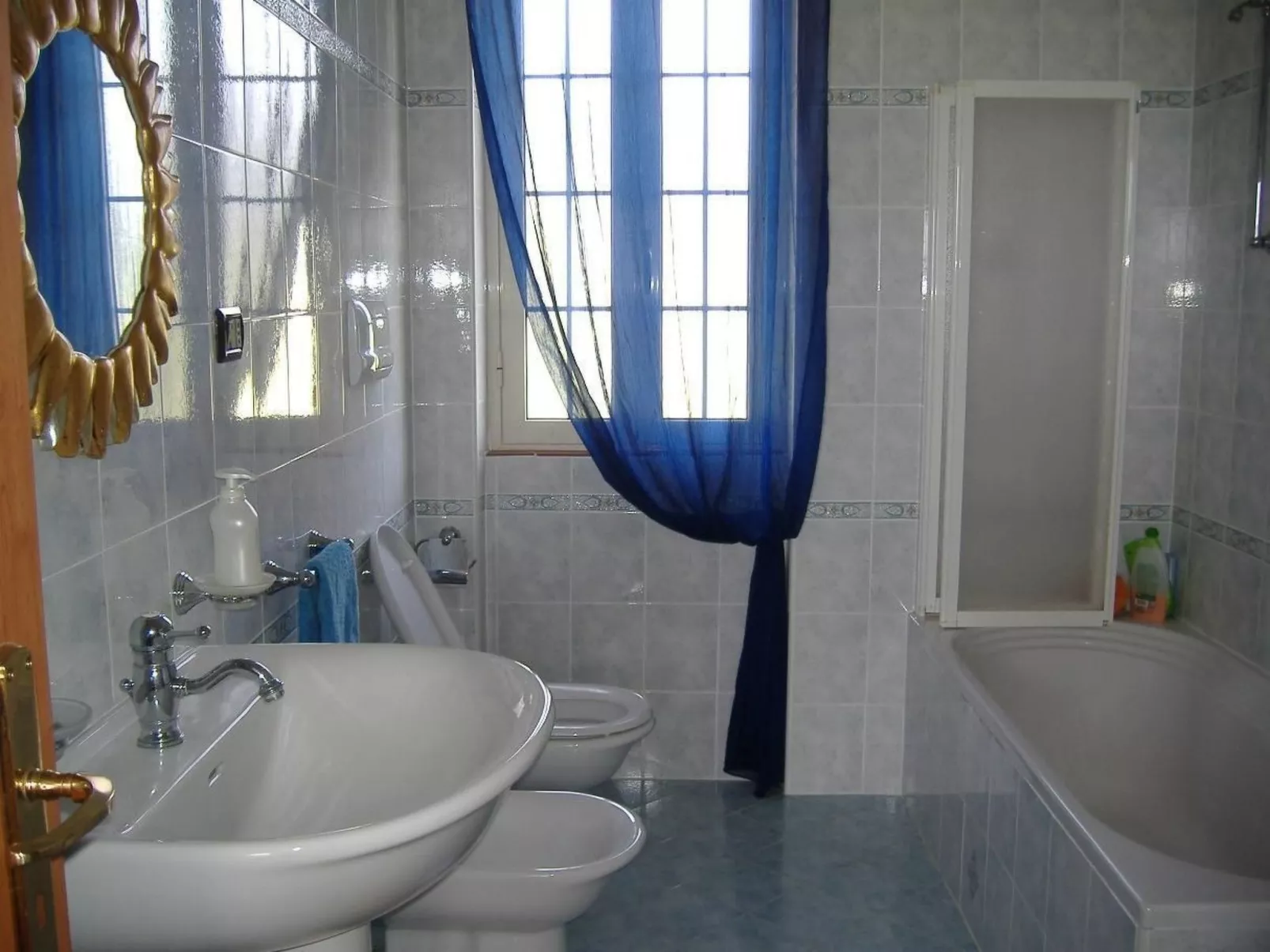 Villa im Grünen mit Schwimmbad und Meerblick-Image-tags.info