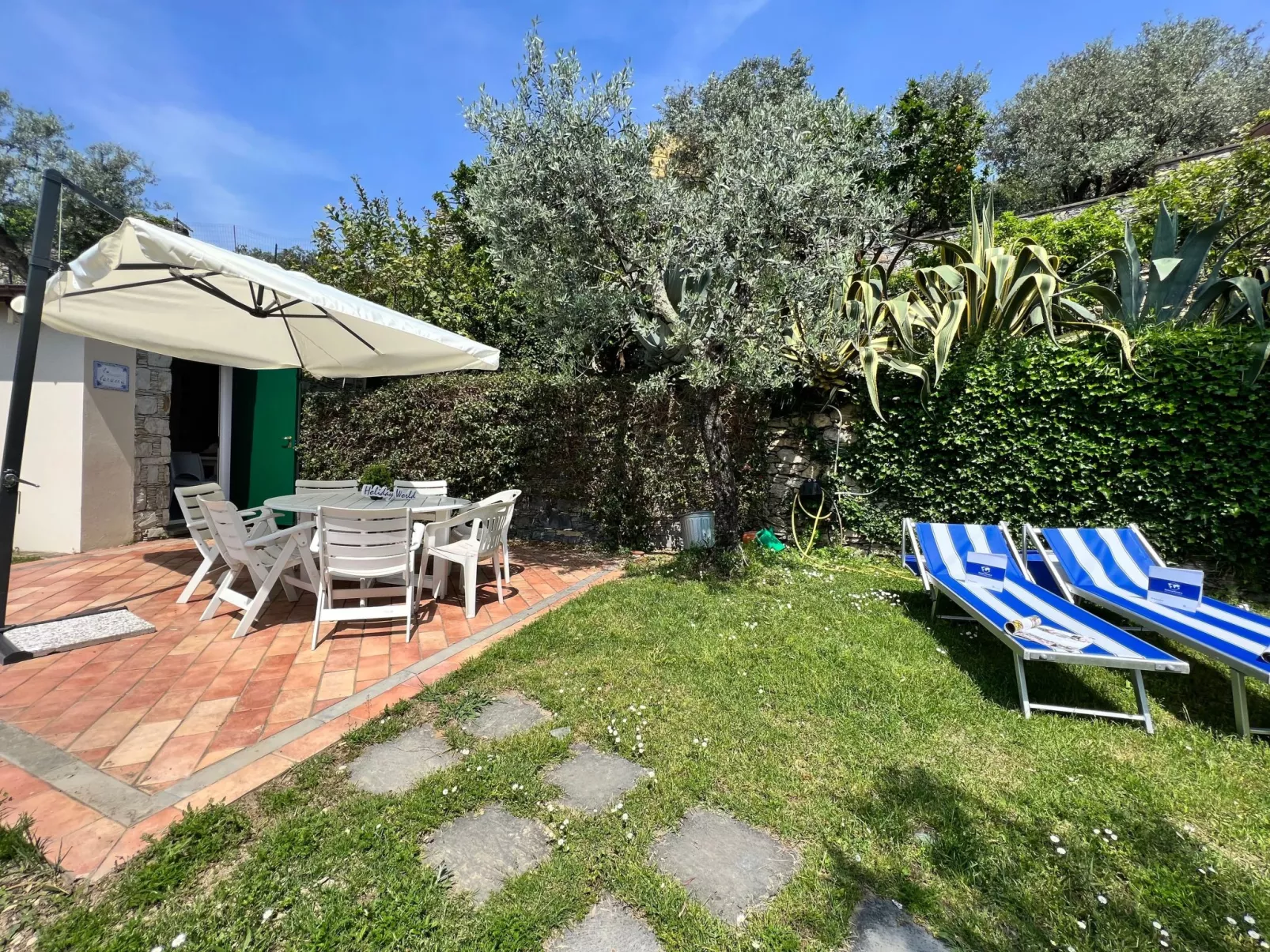 Gemütliche, helle Ferienwohnung Leda-Buiten