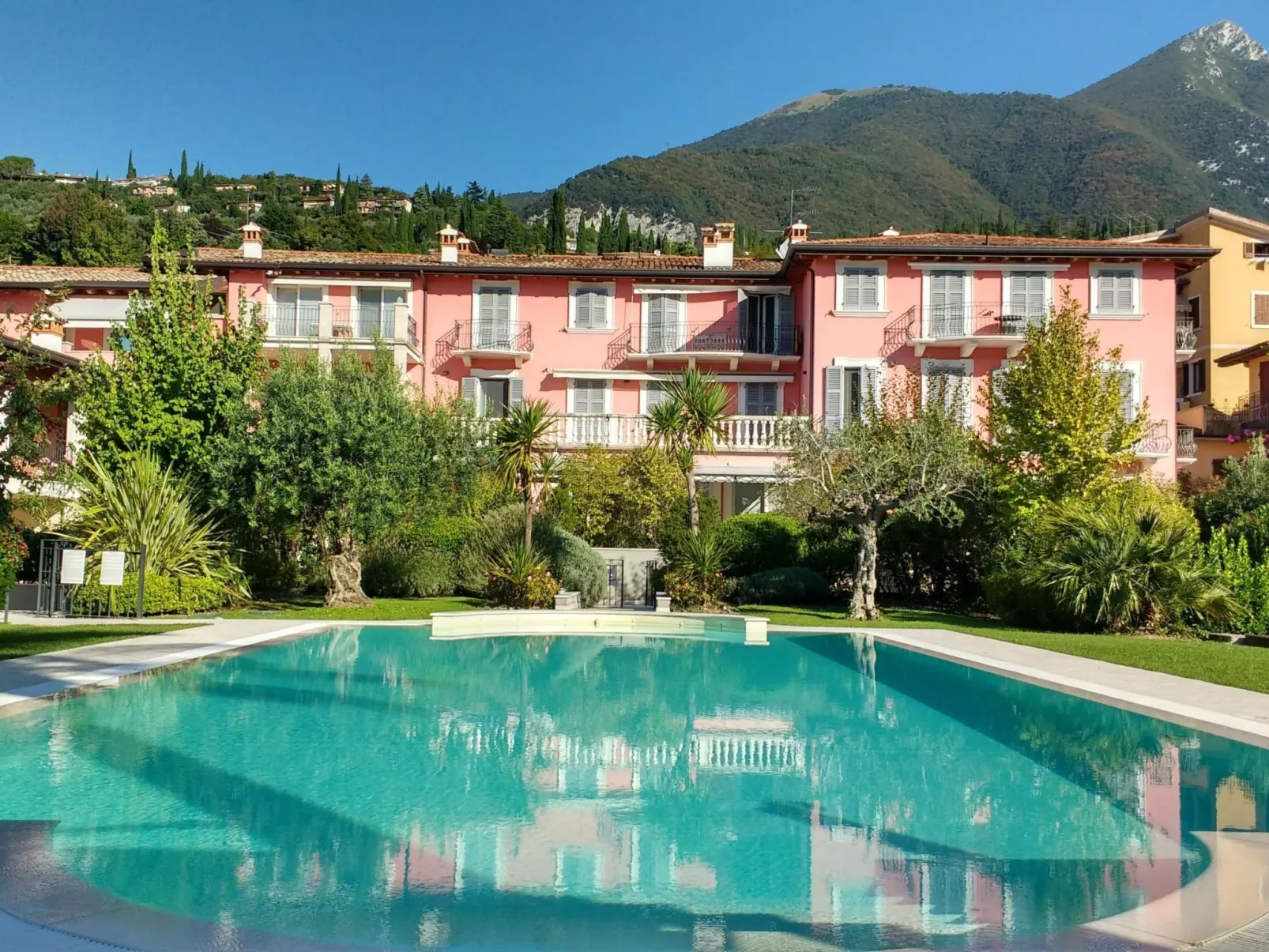 Stilvolle Wohnung in Toscolano Maderno-Image-tags.info