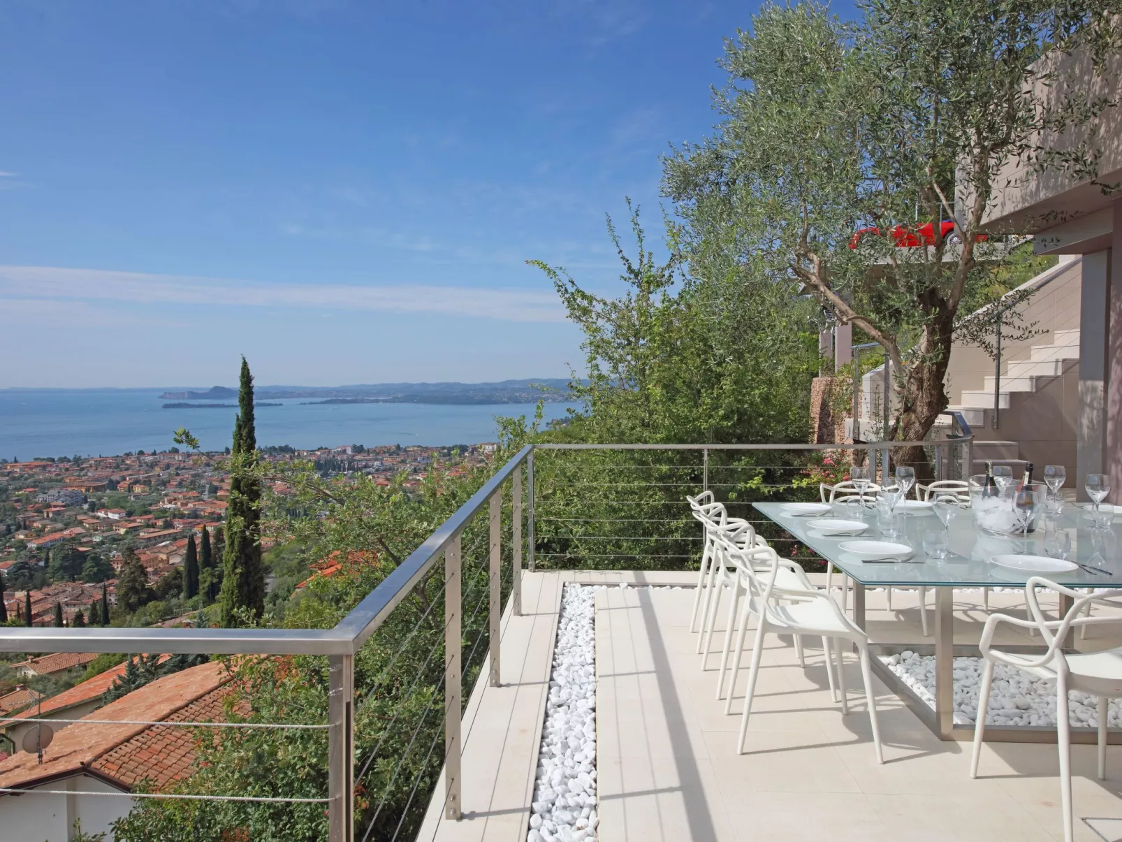 Exklusive Villa Agave mit Seeblick und privatem Pool-Buiten